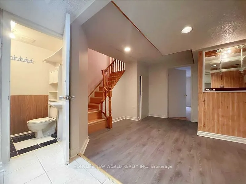 94 Seamist Crescent