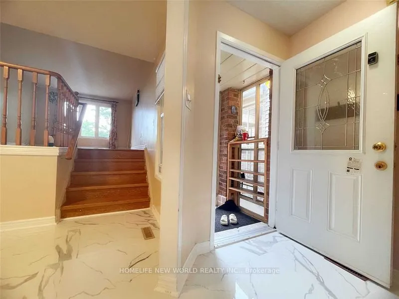94 Seamist Crescent