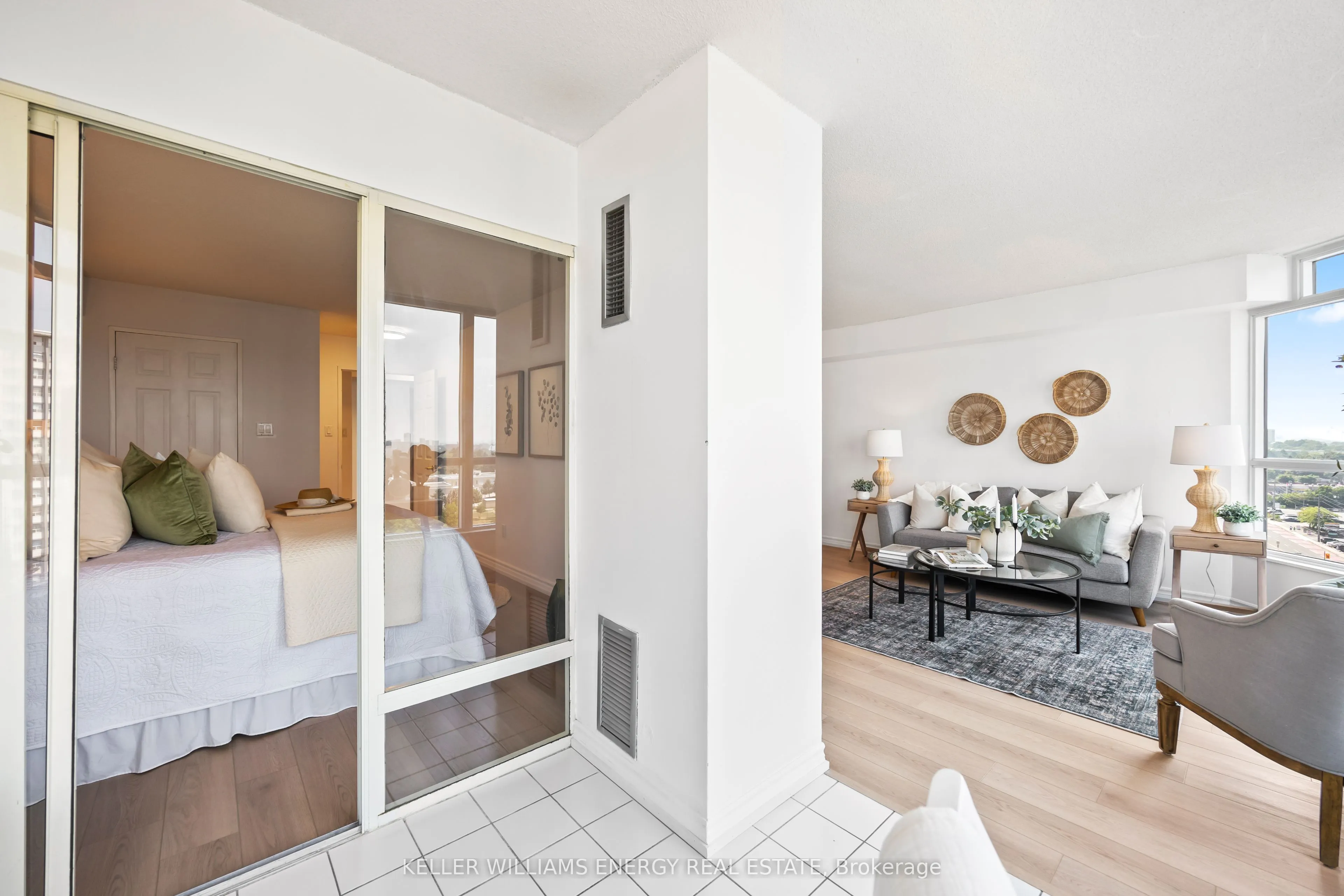 3231 Eglinton Avenue E, #1107