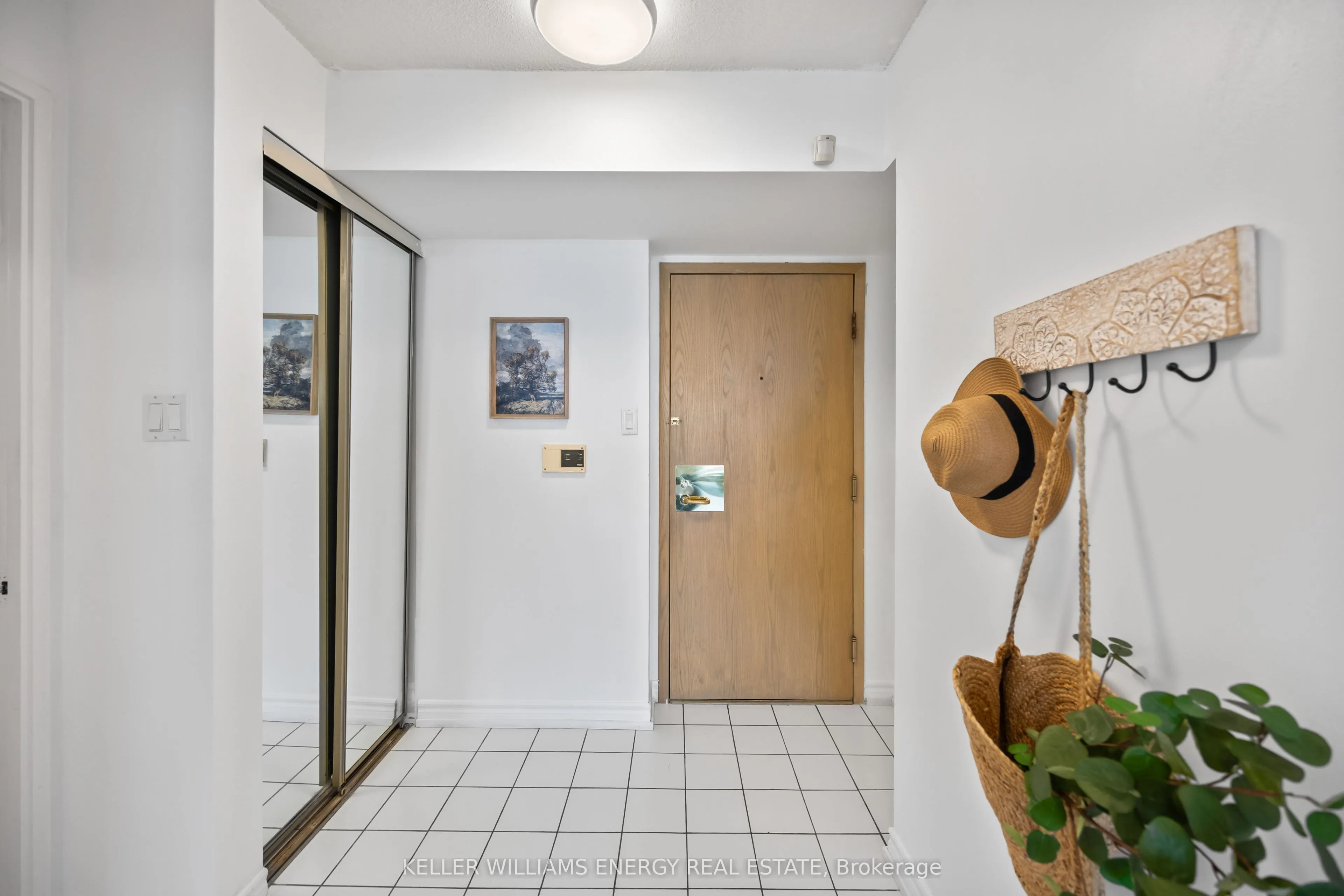 3231 Eglinton Avenue E, #1107