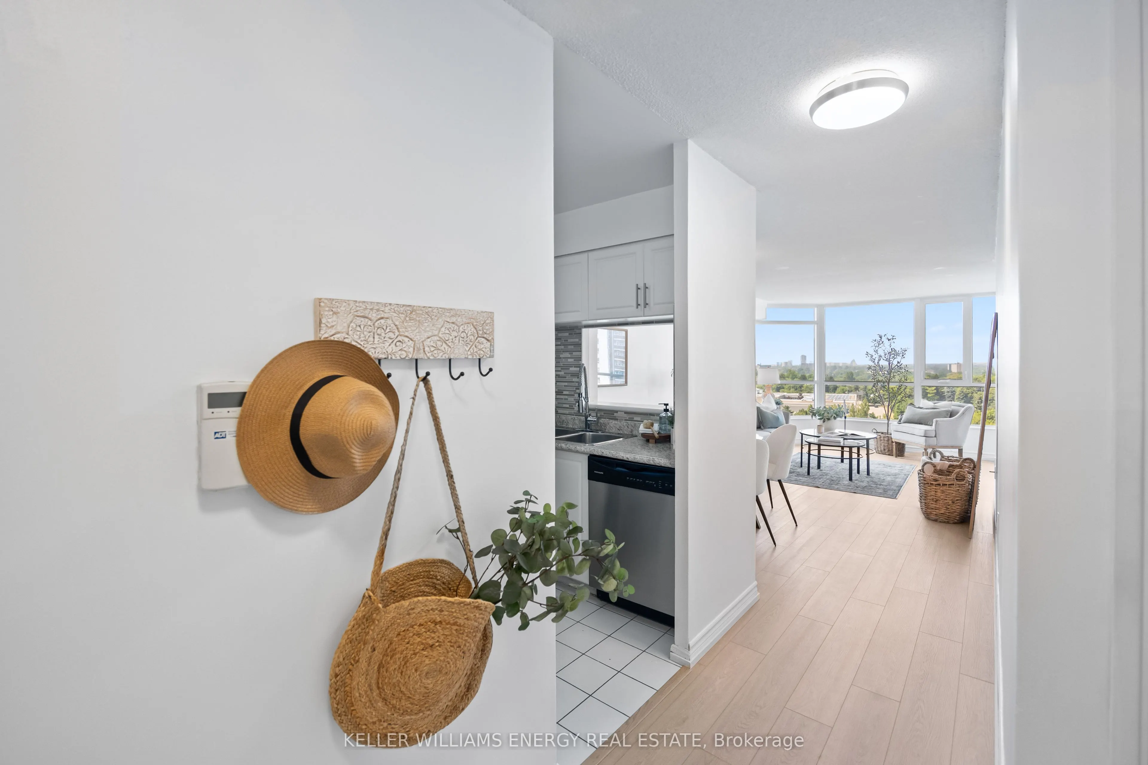 3231 Eglinton Avenue E, #1107