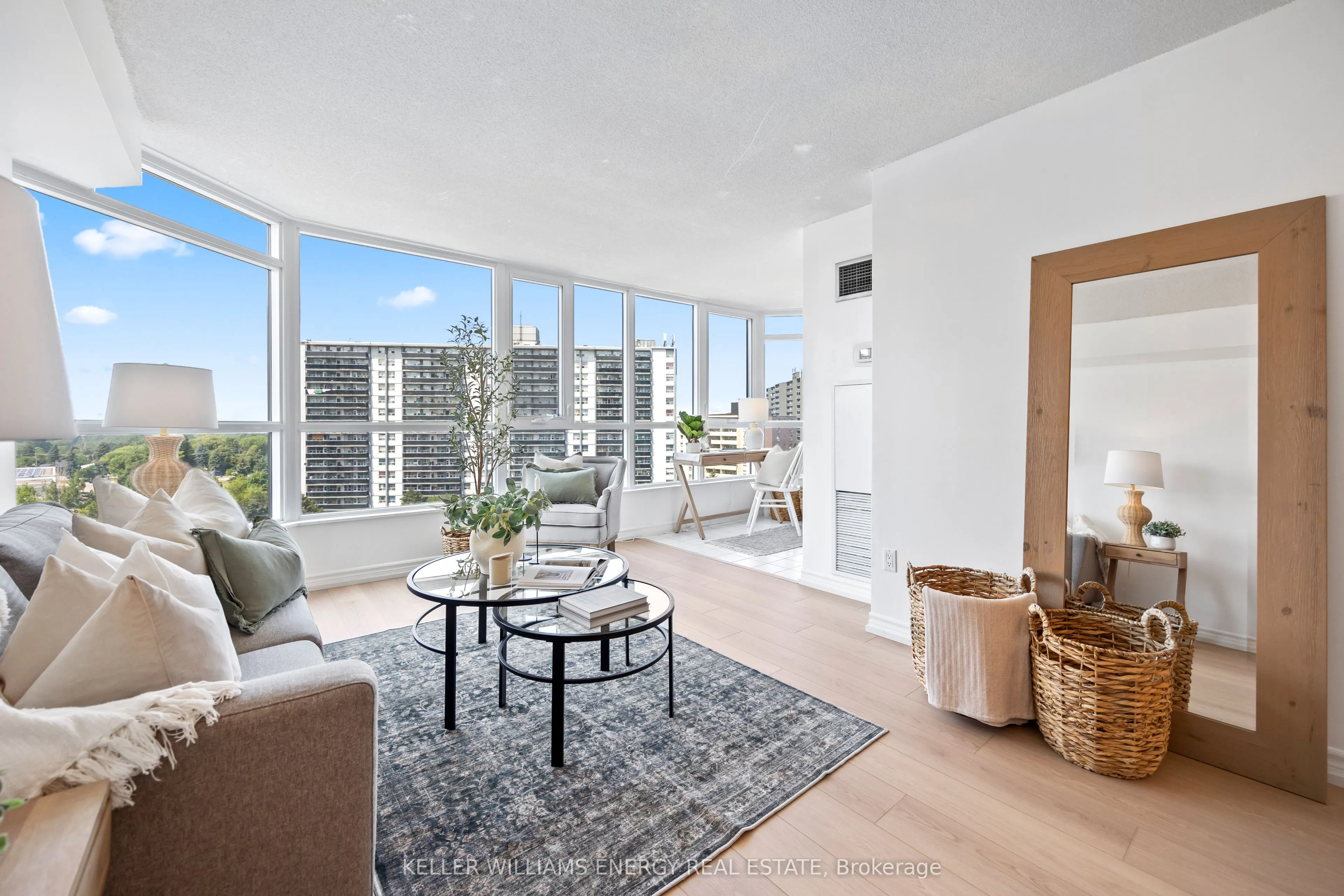 3231 Eglinton Avenue E, #1107