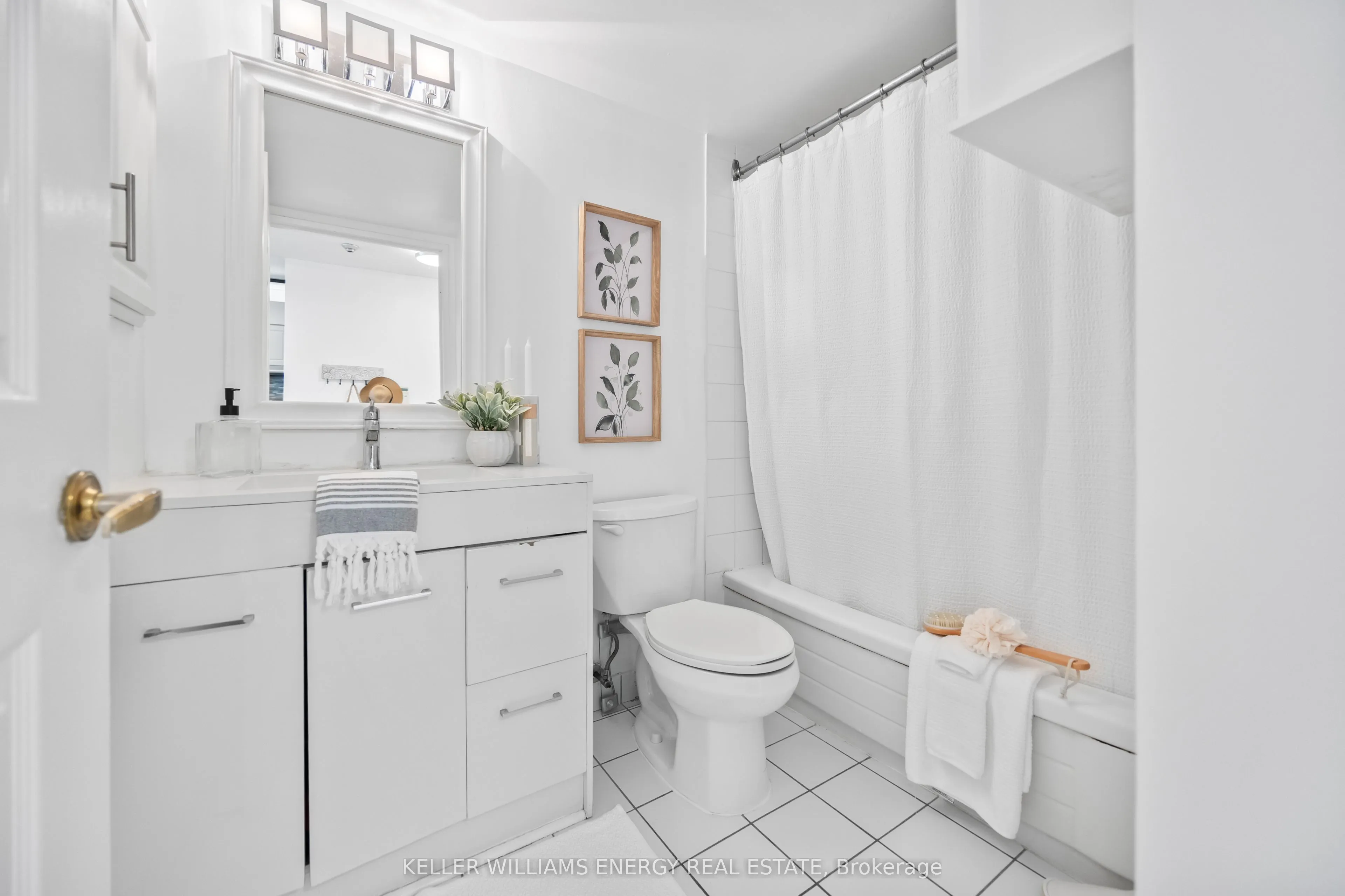 3231 Eglinton Avenue E, #1107