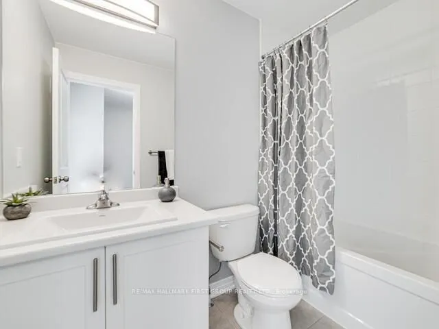 17 Clarington Boulevard, #17