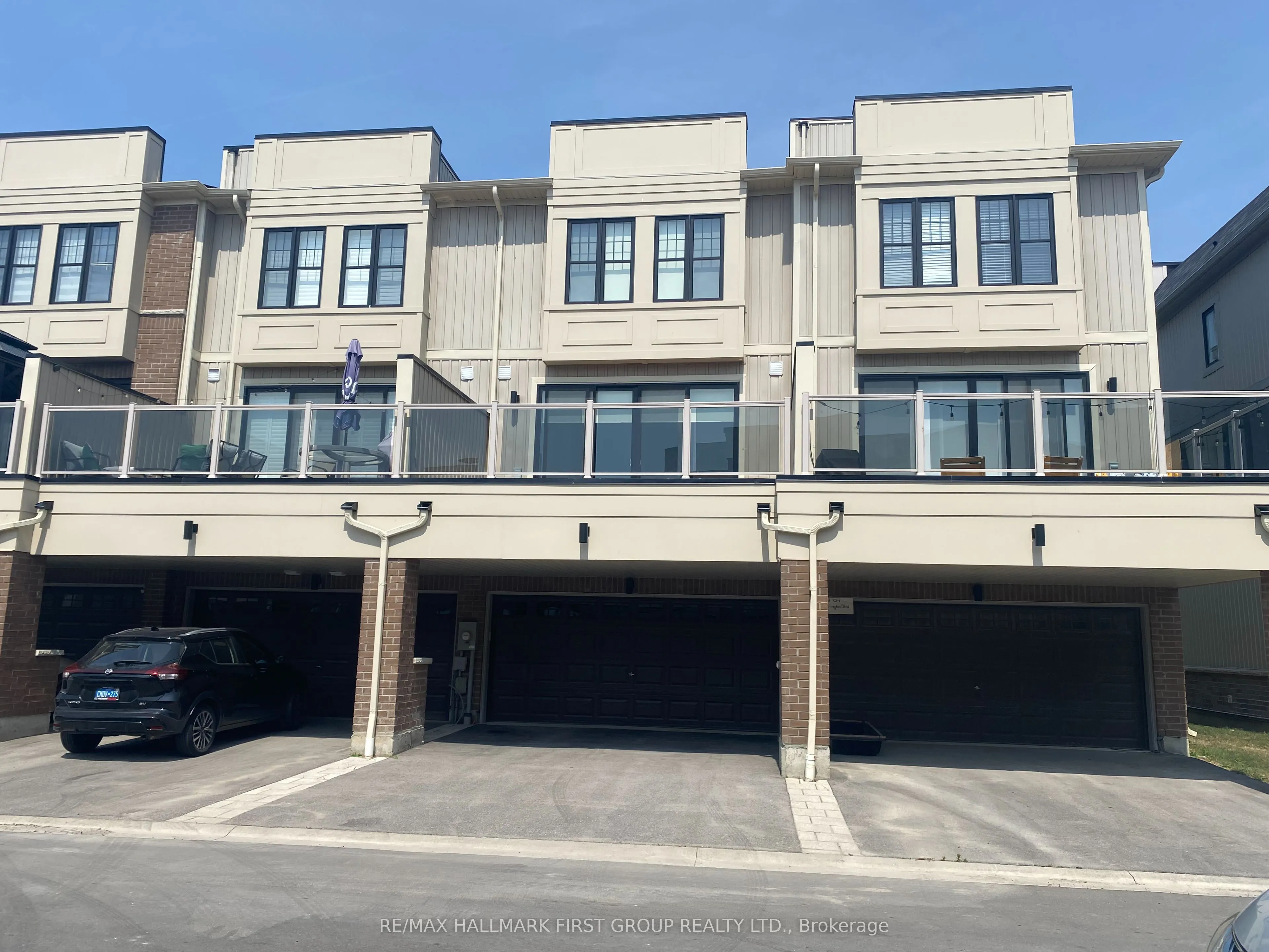 17 Clarington Boulevard, #17