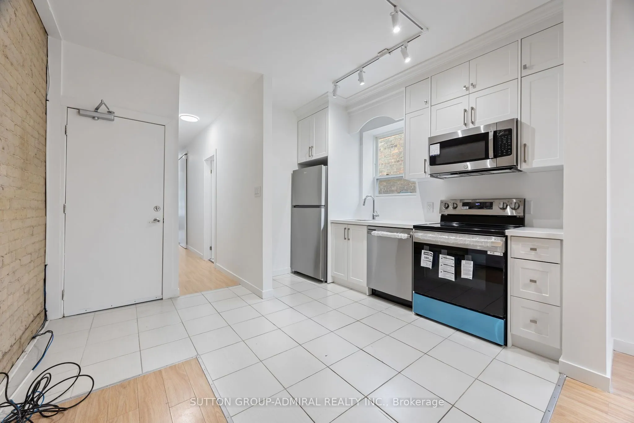 1969 Queen Street E, #3