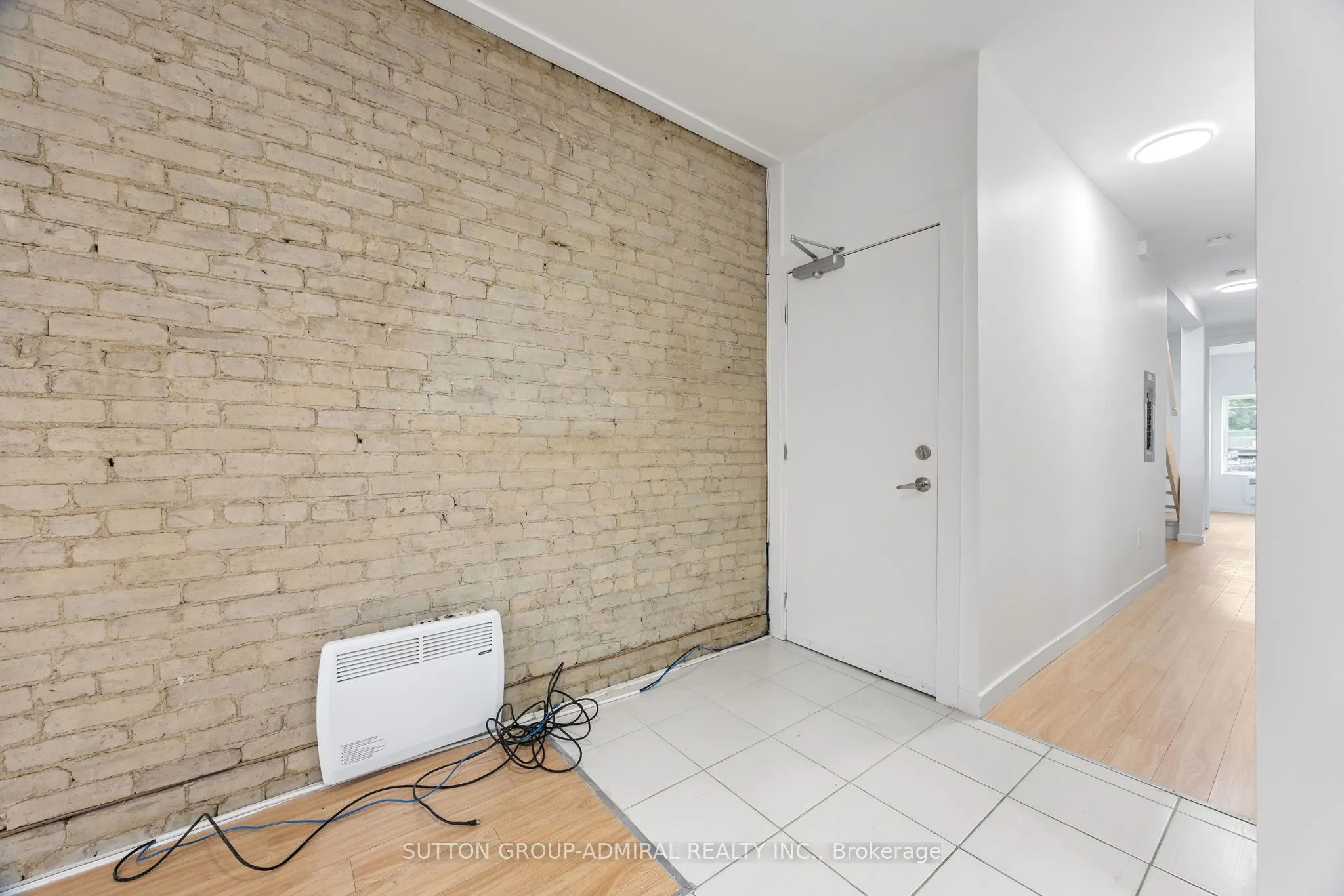 1969 Queen Street E, #3