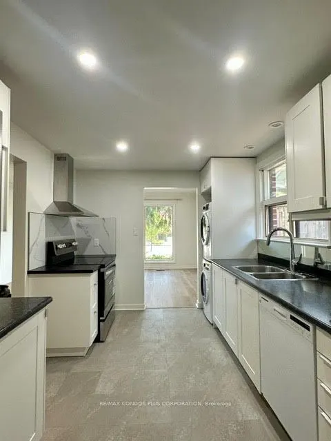 20 Botany Hill DR ,MAIN FLOOR