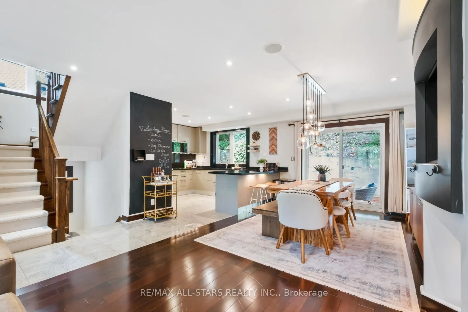 12 Glen Davis Crescent