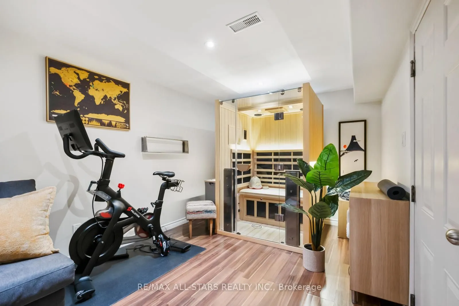 12 Glen Davis Crescent