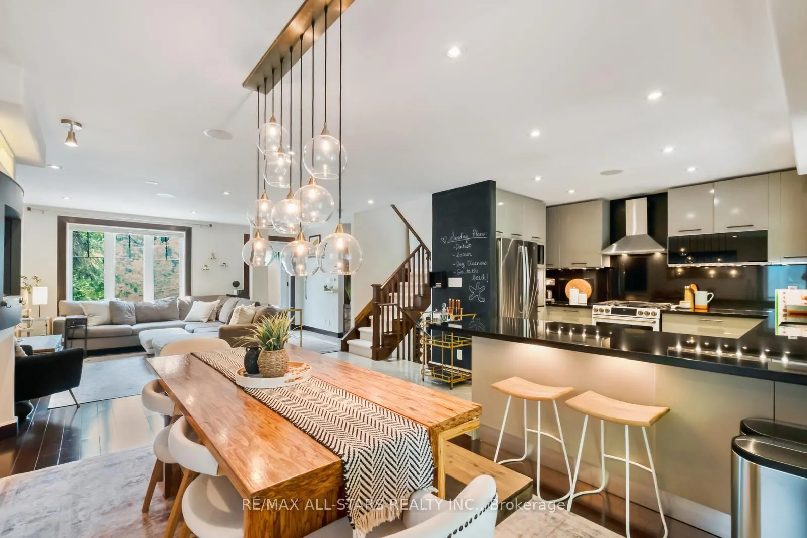 12 Glen Davis Crescent