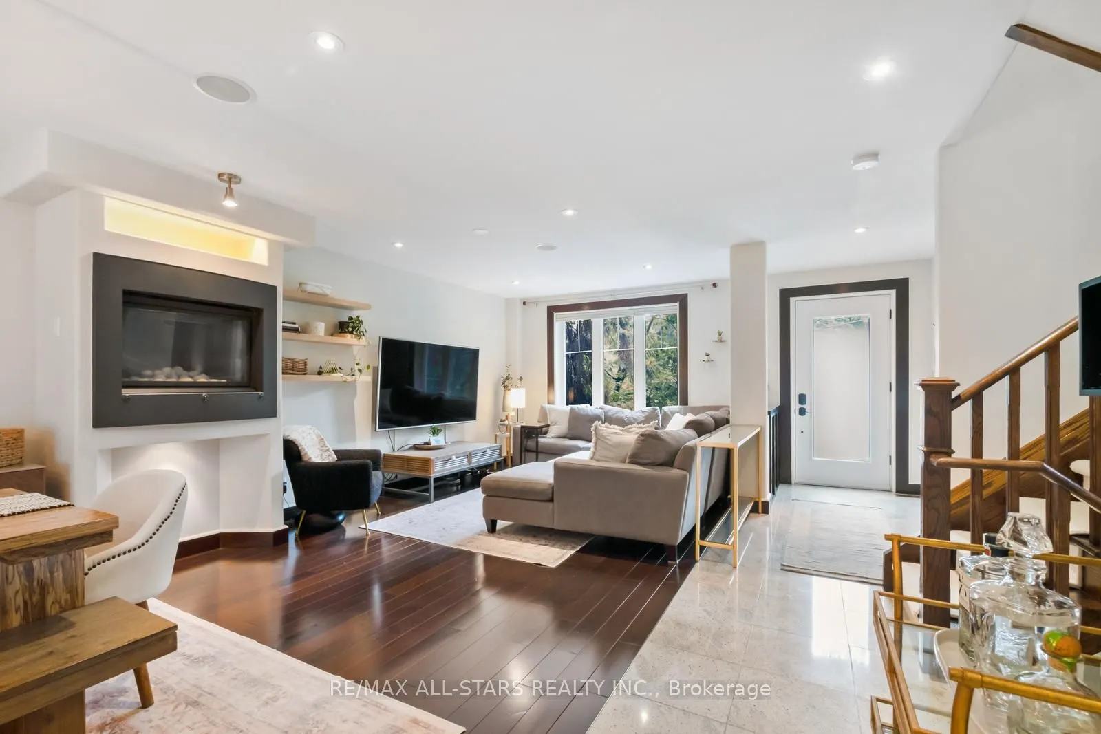 12 Glen Davis Crescent