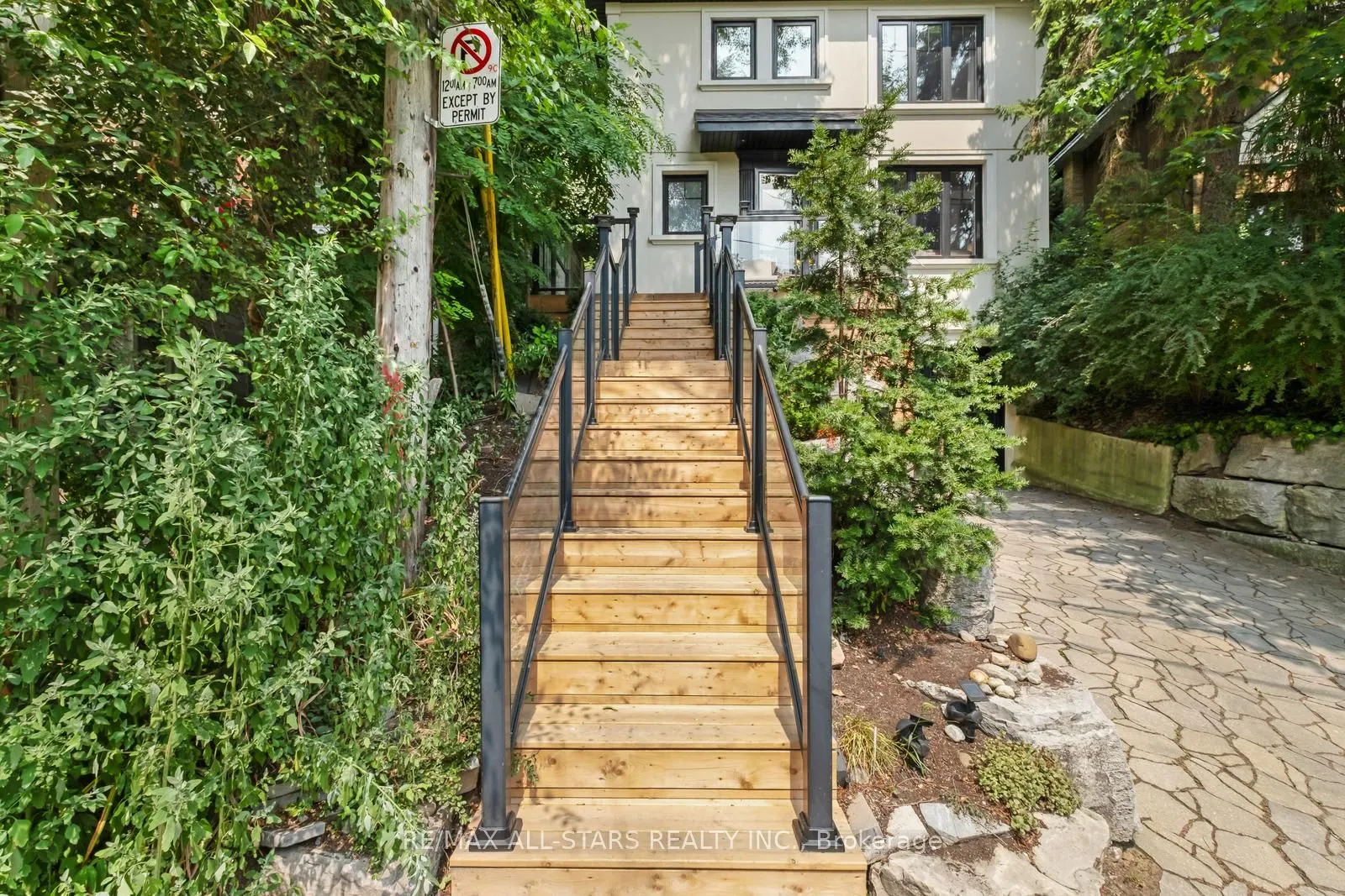 12 Glen Davis Crescent