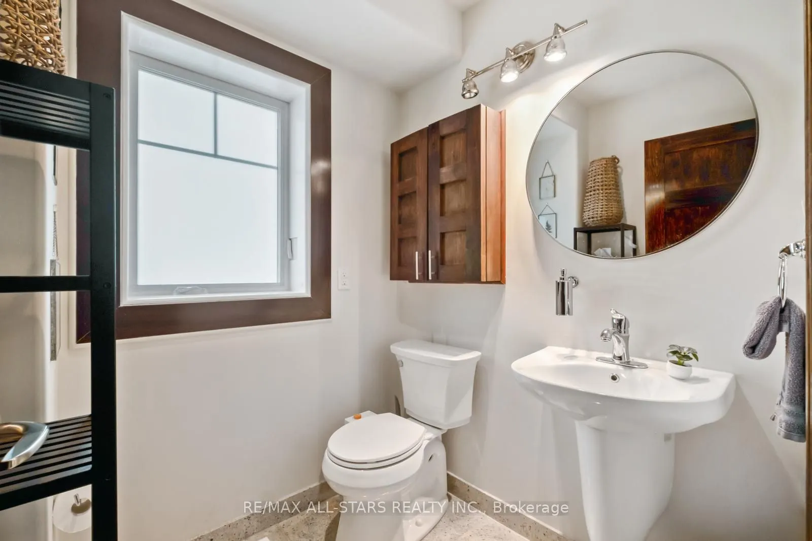 12 Glen Davis Crescent