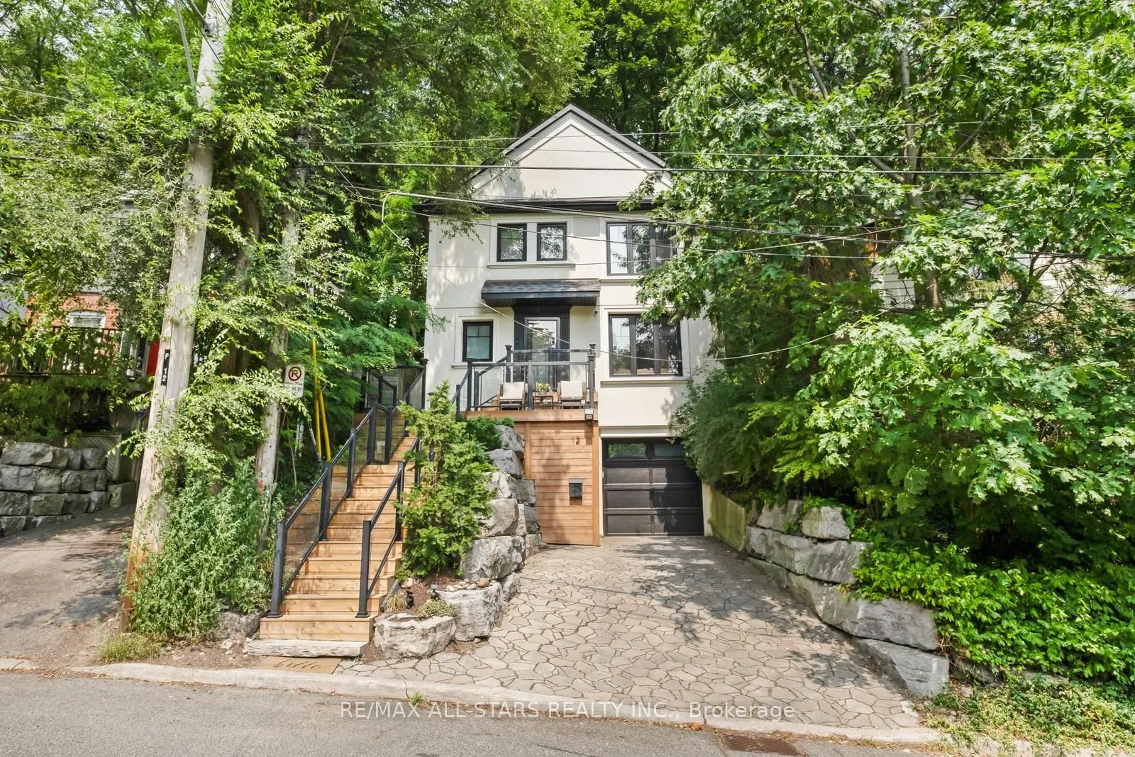 12 Glen Davis Crescent