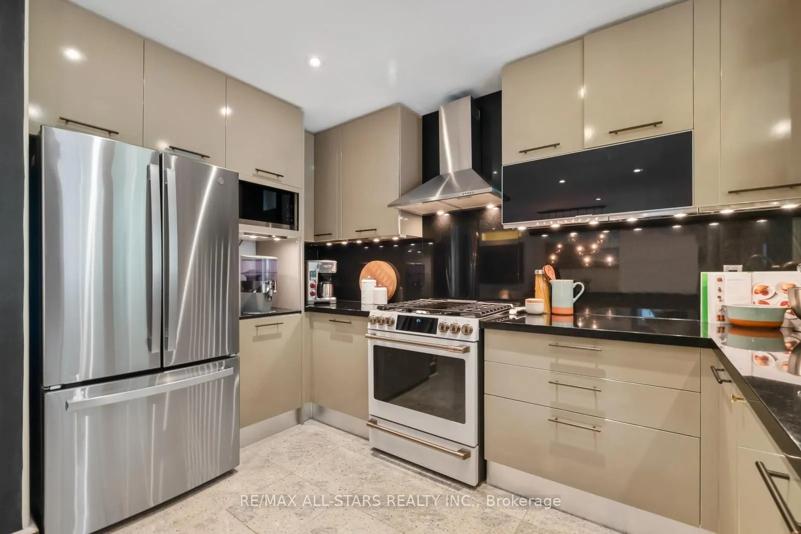 12 Glen Davis Crescent