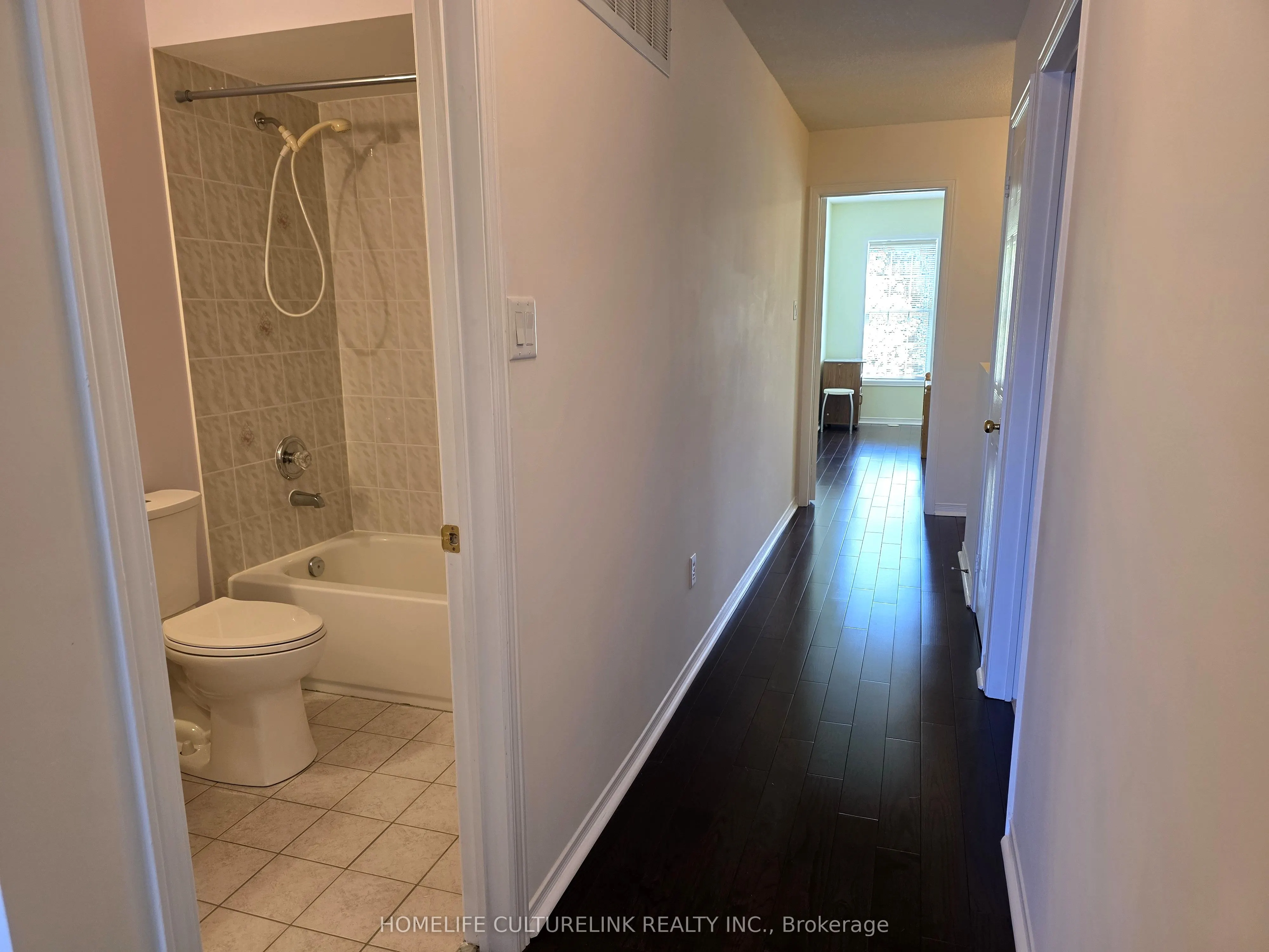 813 Sandhurst Circle, #15