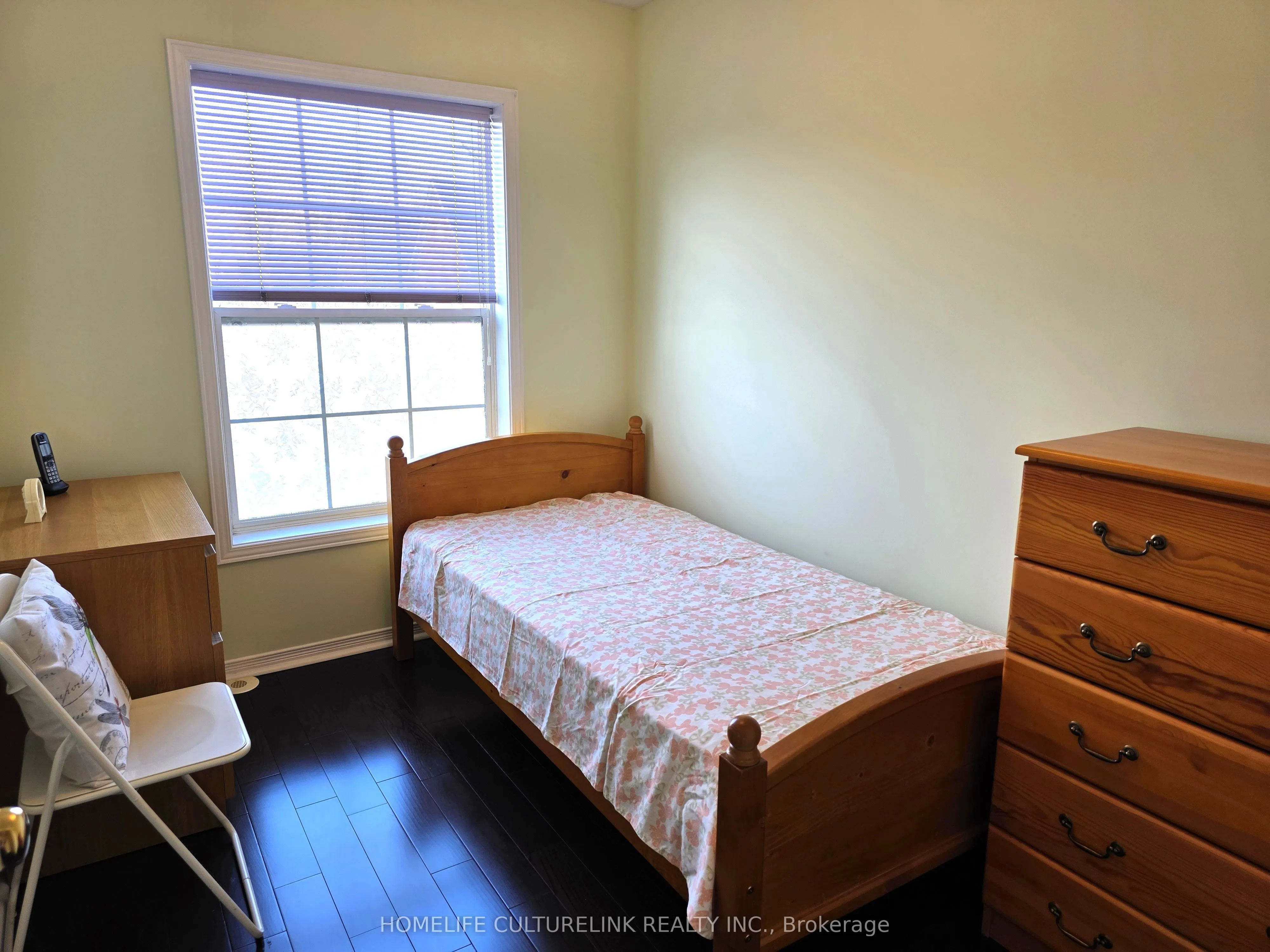 813 Sandhurst Circle, #15