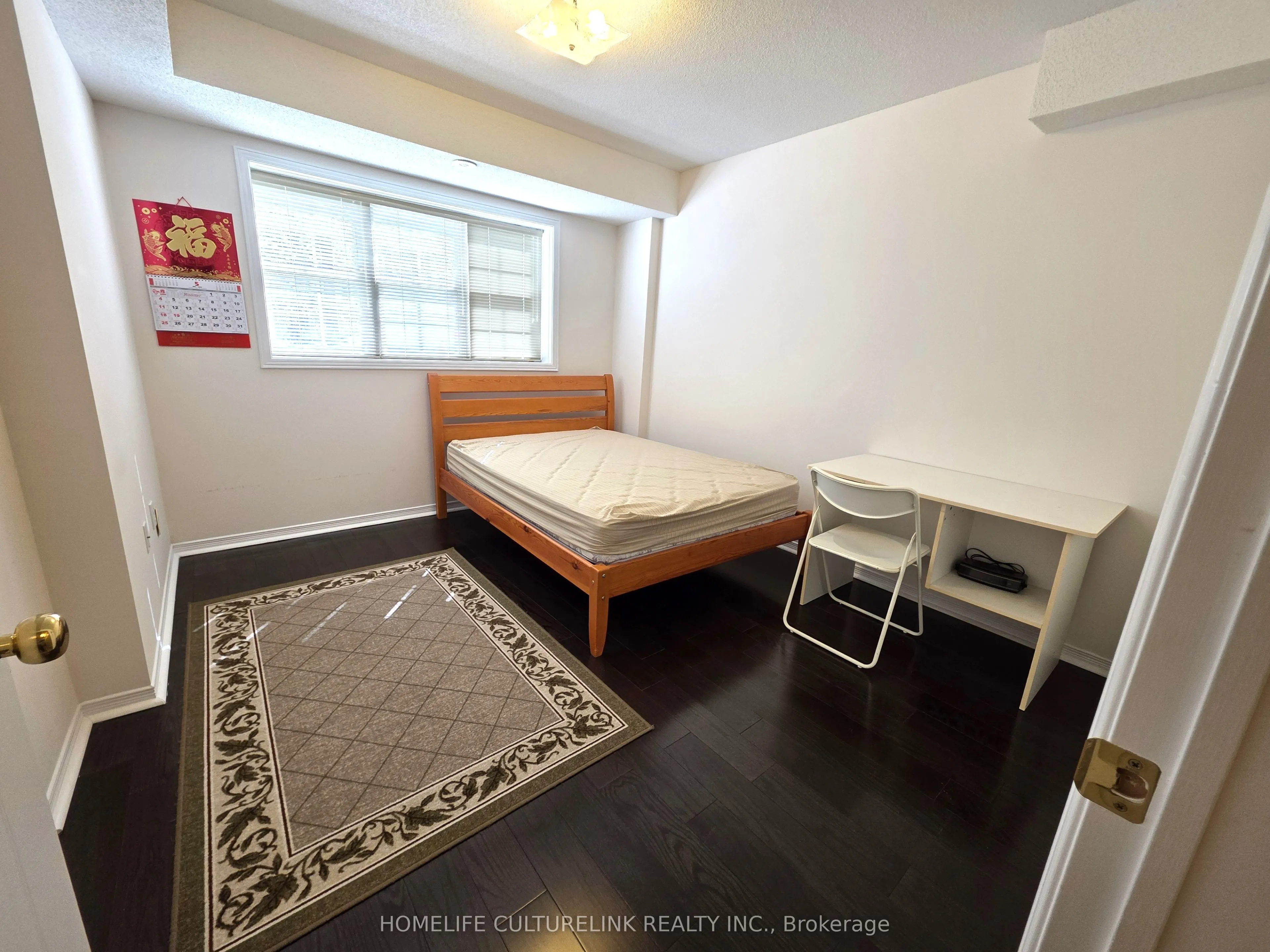 813 Sandhurst Circle, #15