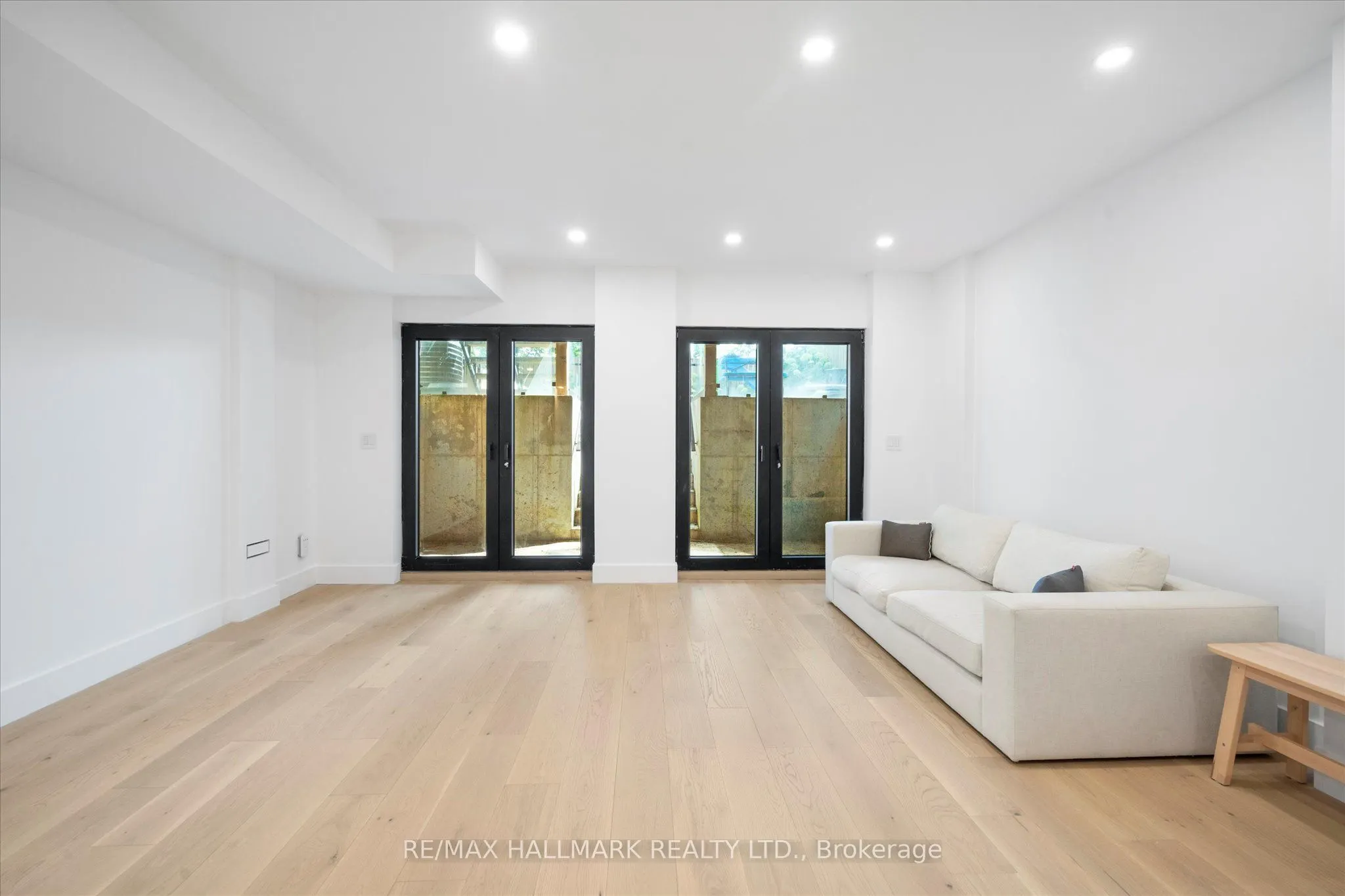 31 Redwood Avenue