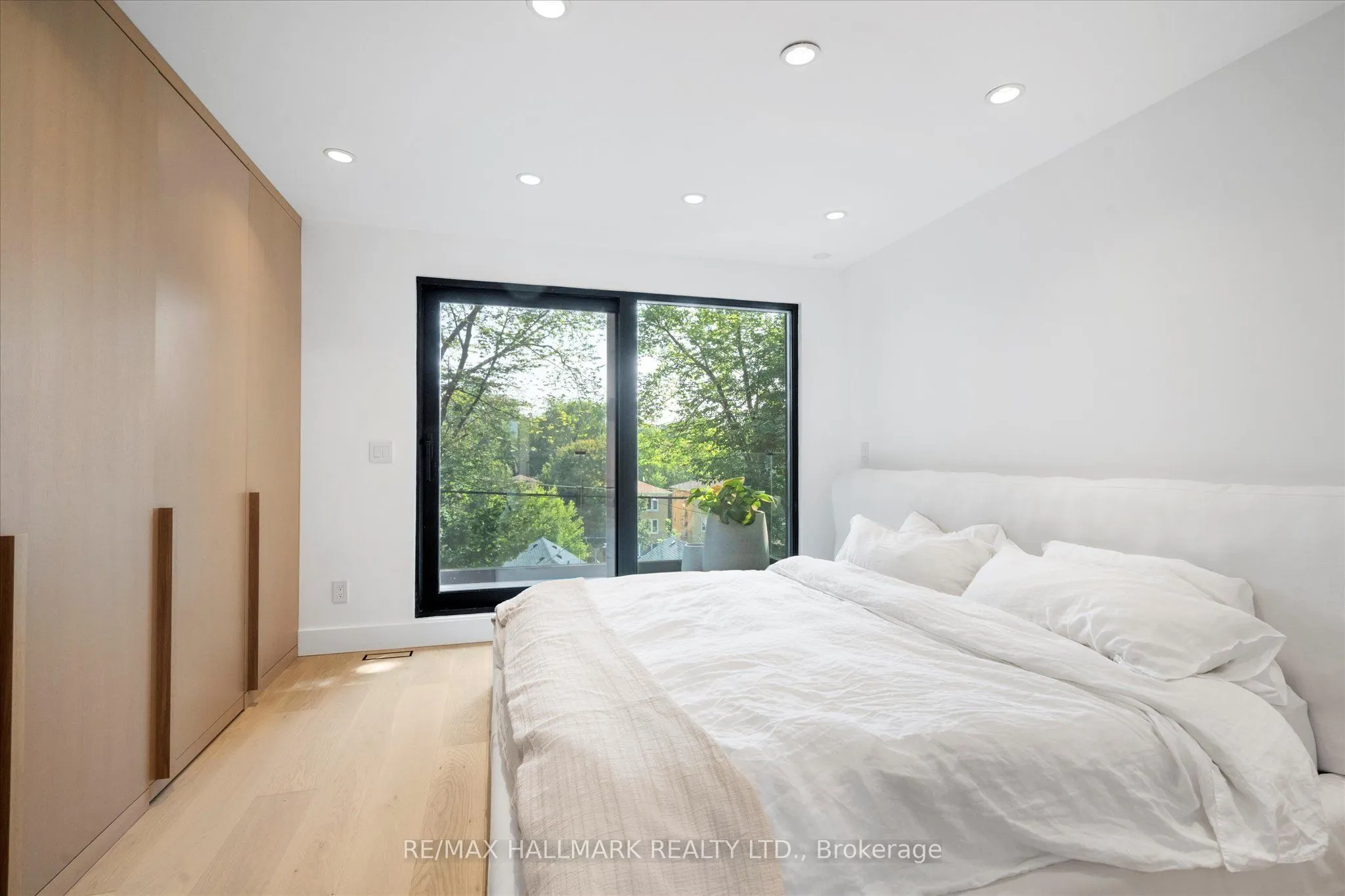 31 Redwood Avenue