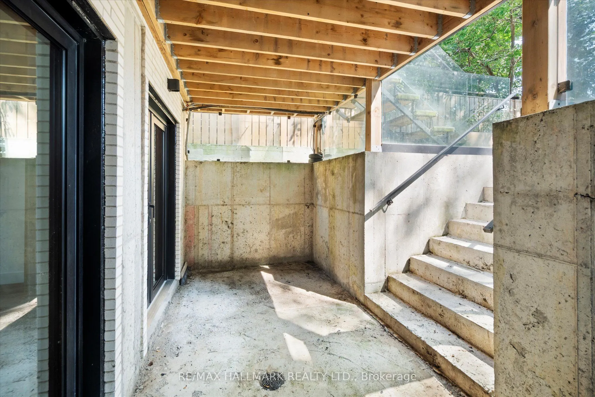 31 Redwood Avenue