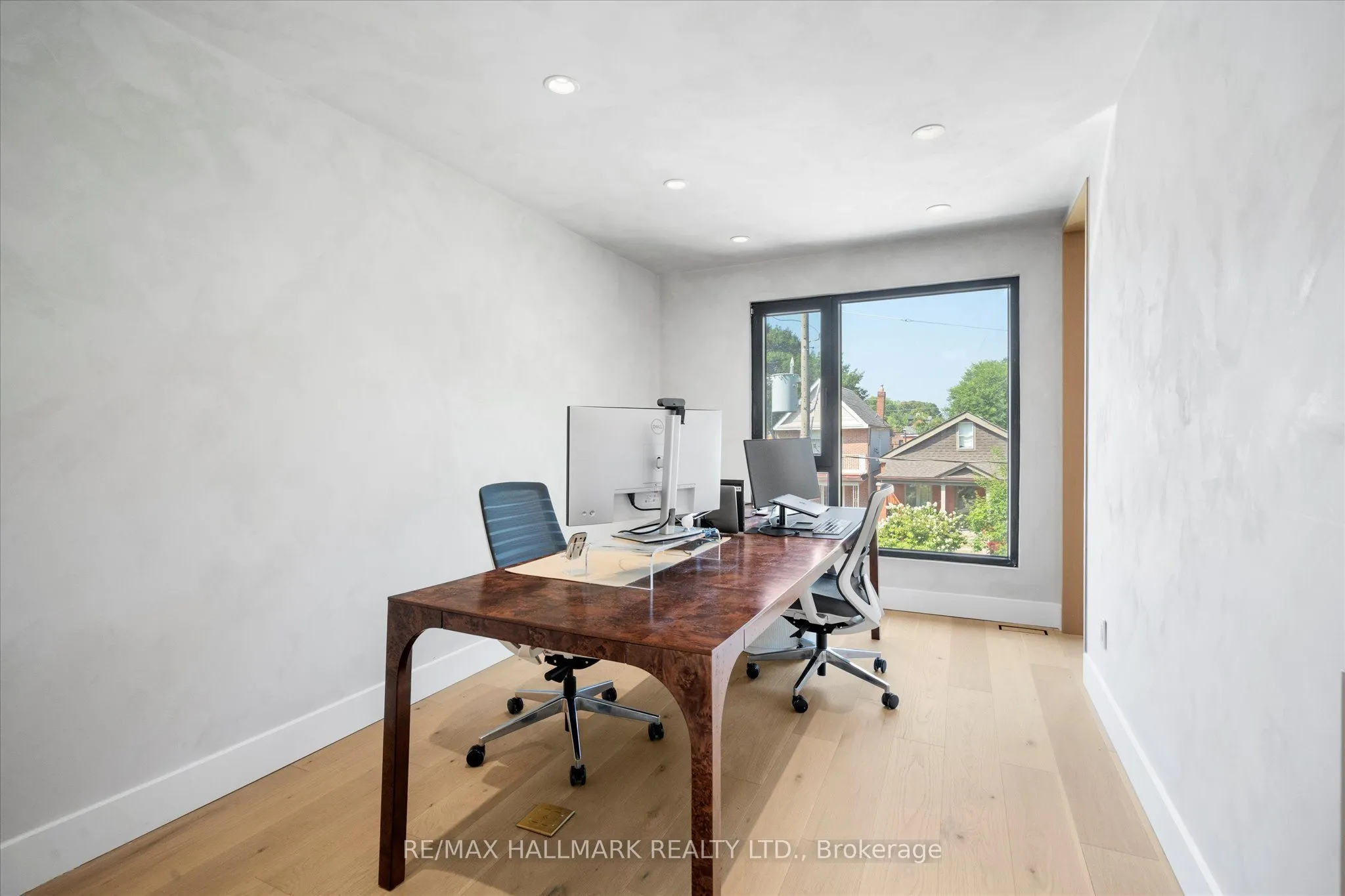 31 Redwood Avenue