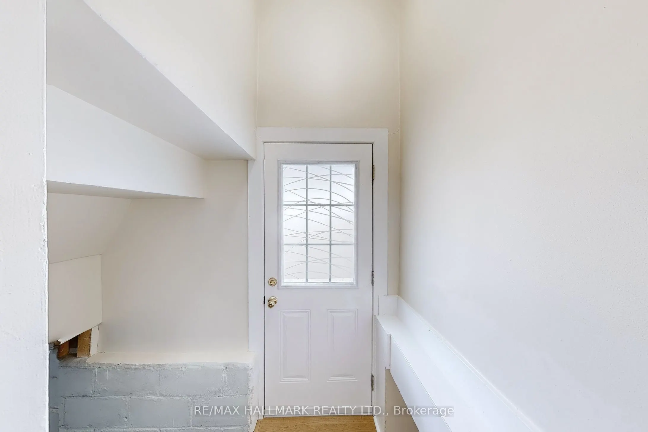 611 Athol Street