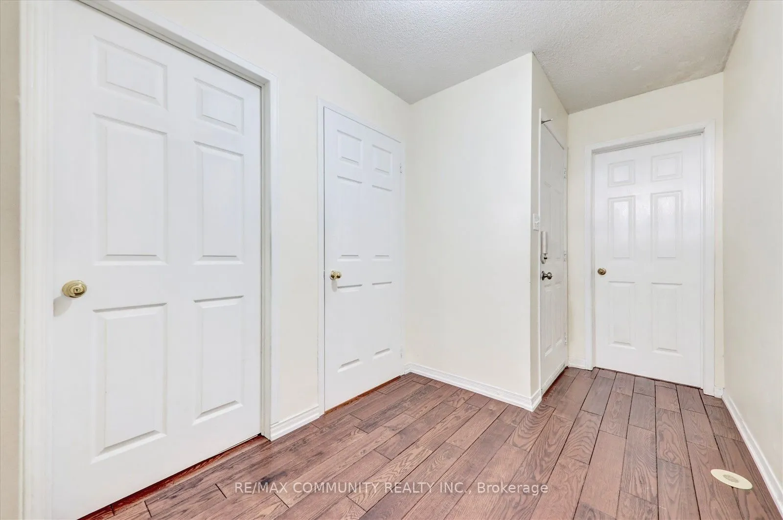 2758 Eglinton Avenue E, #63