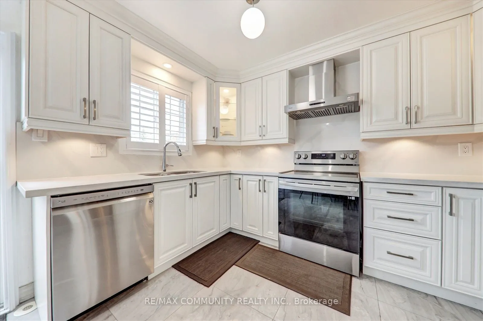 2758 Eglinton Avenue E, #63
