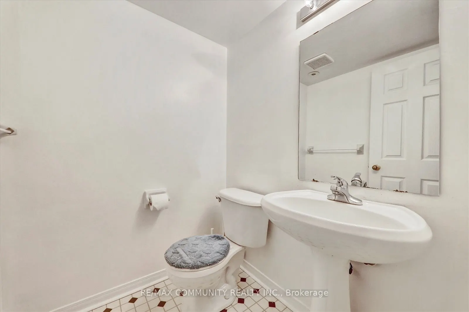 2758 Eglinton Avenue E, #63