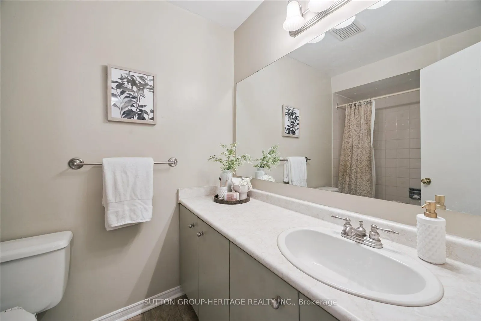 10 Bassett Boulevard, #26