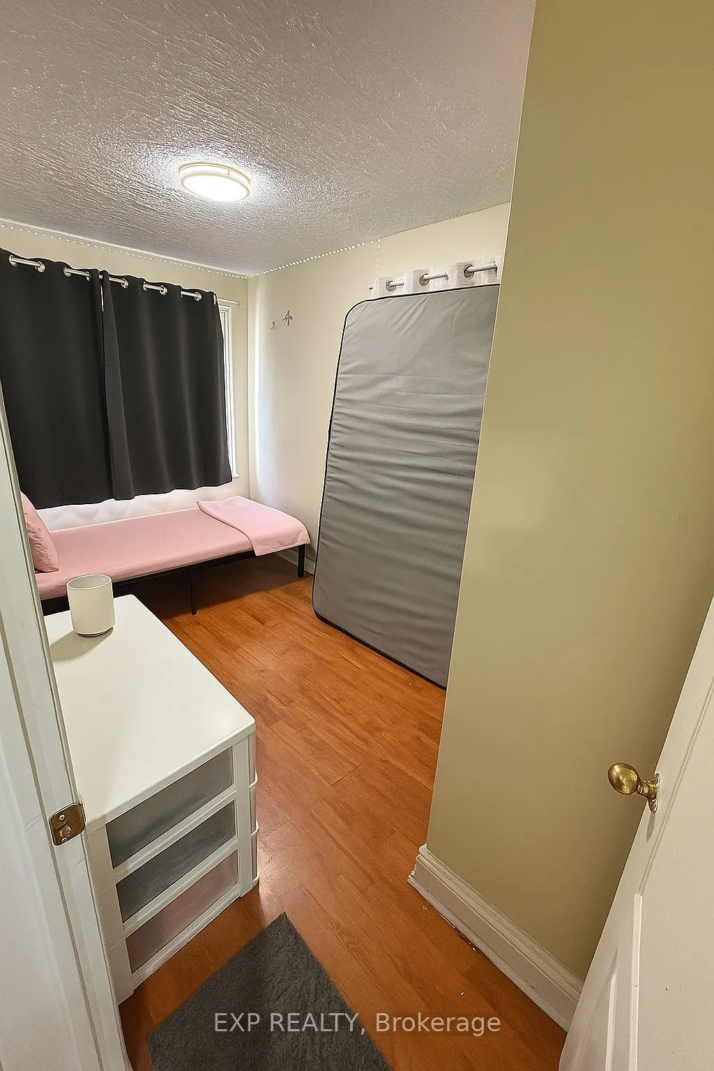 3 Summer Drive, #Main (Upper Level)