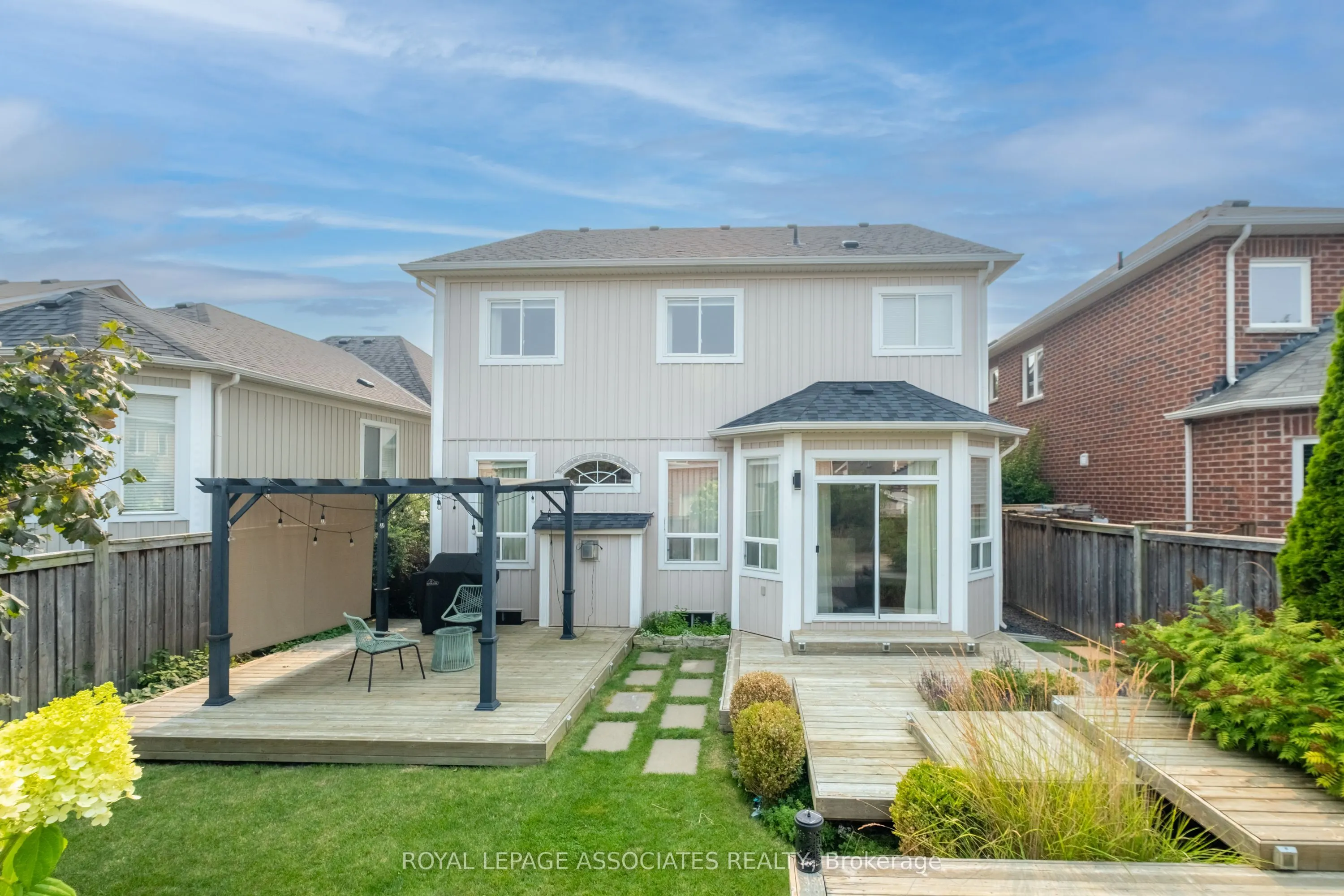 5 Rockland Crescent