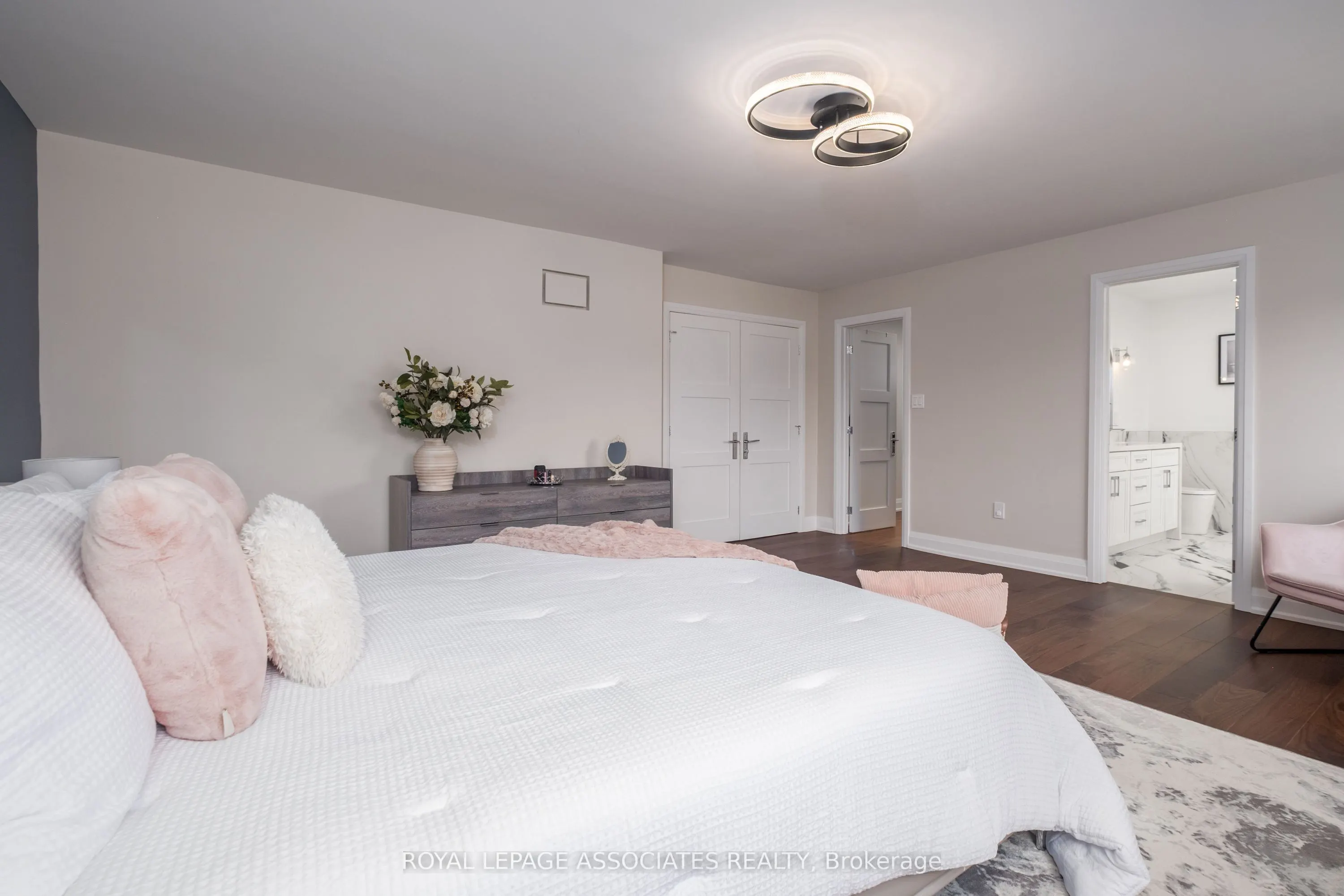 5 Rockland Crescent