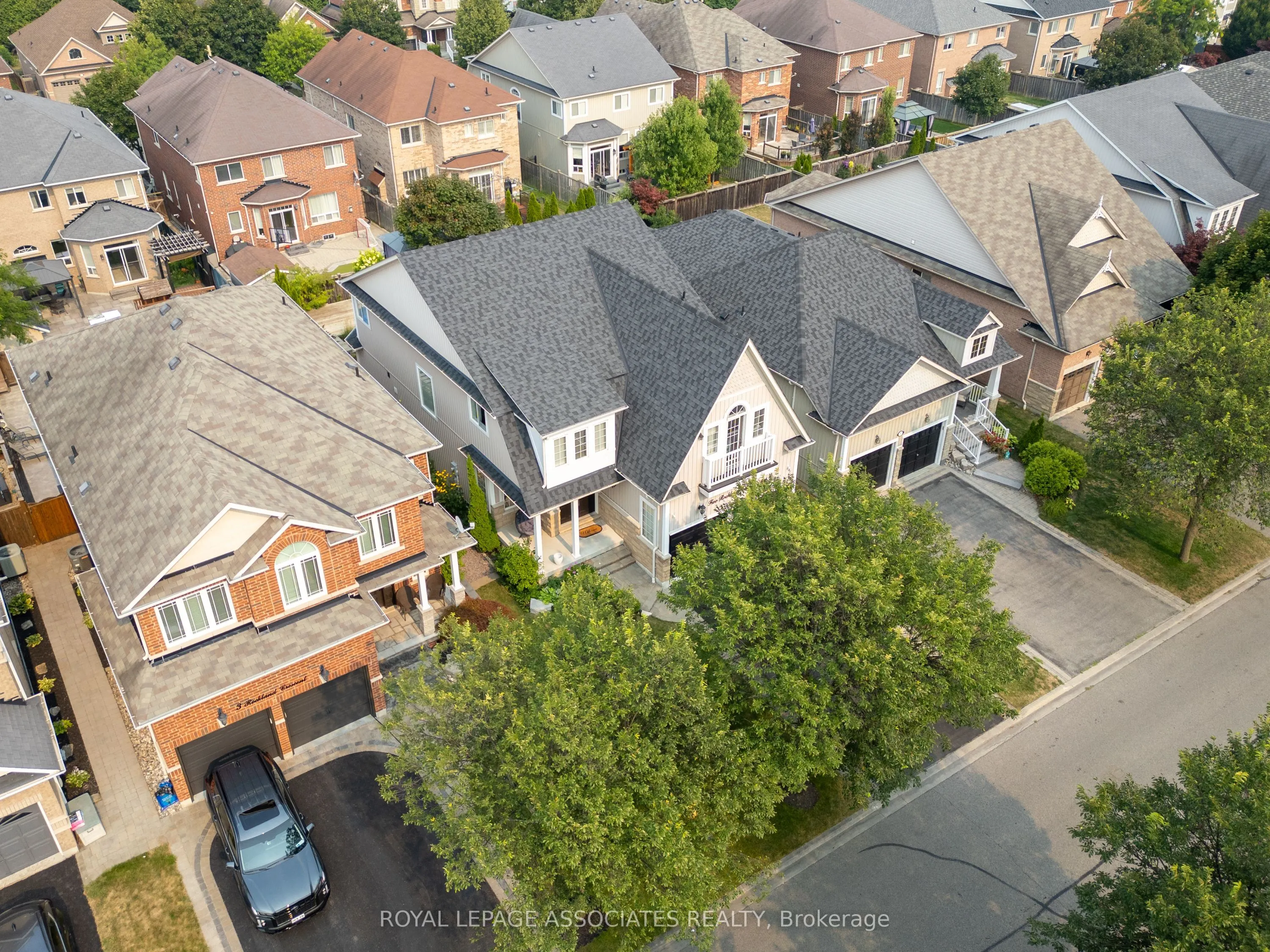 5 Rockland Crescent