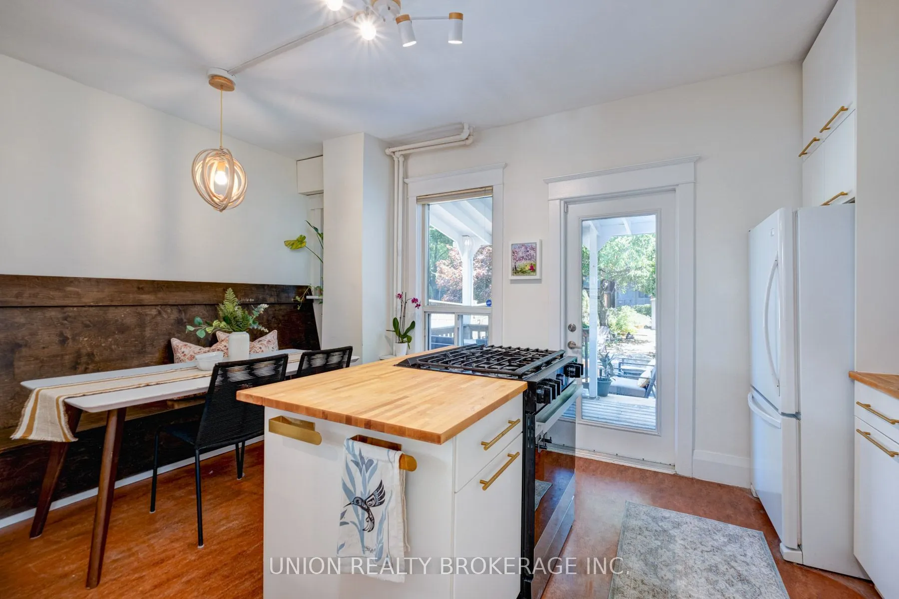 69 King Edward Avenue