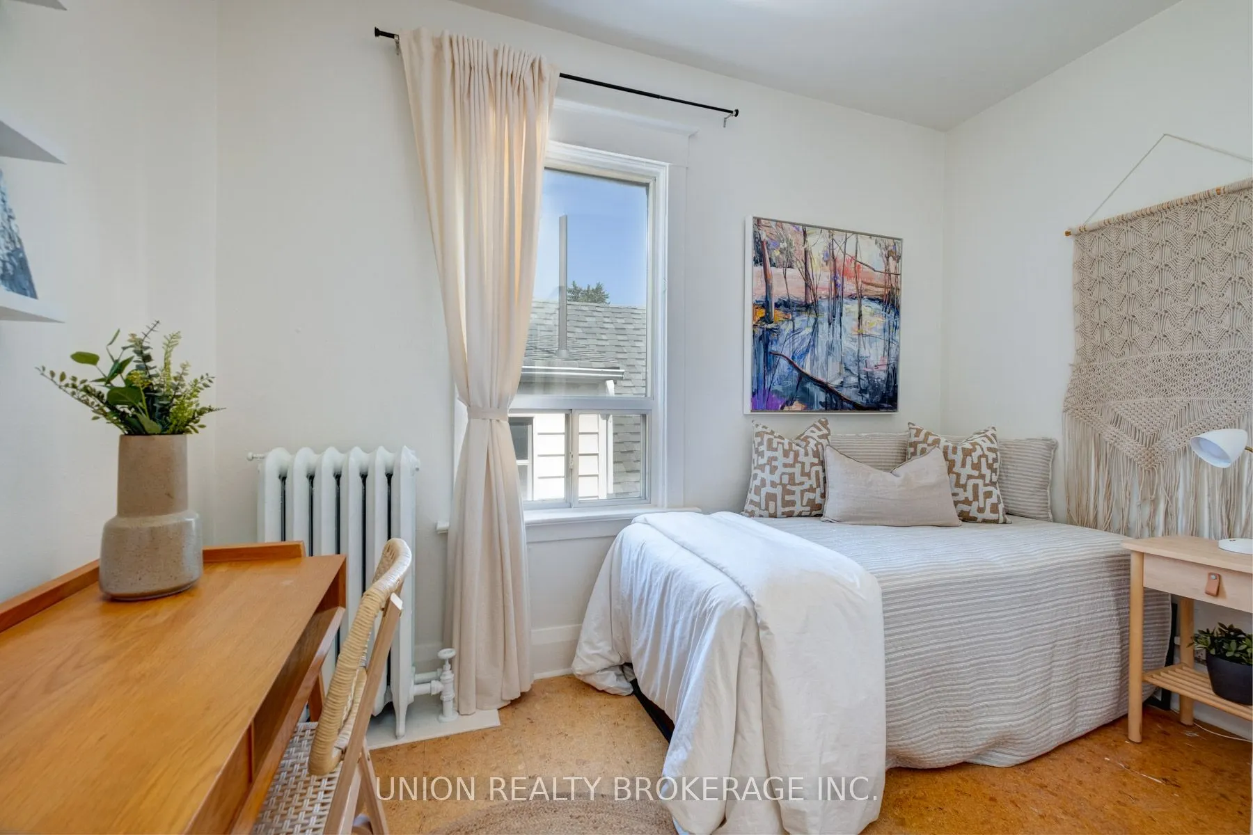69 King Edward Avenue