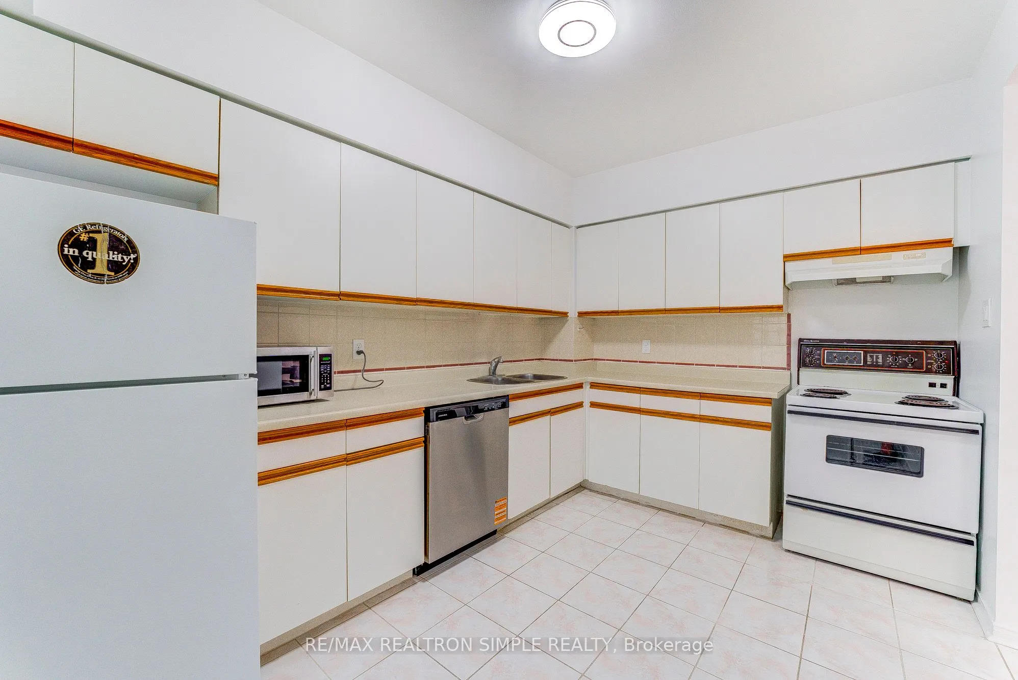 5800 Sheppard Avenue E, #202