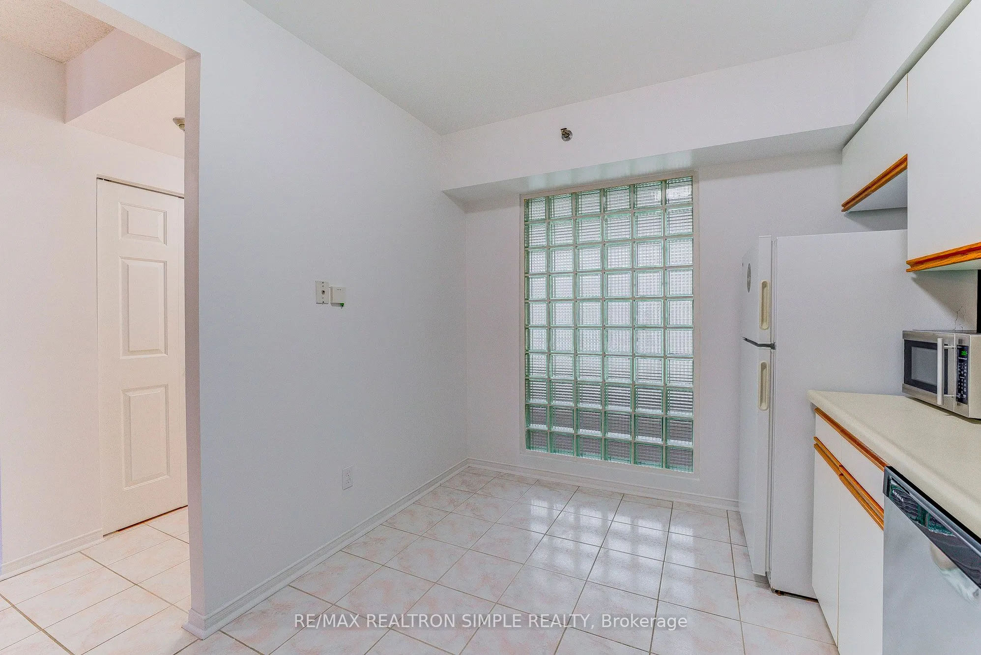 5800 Sheppard Avenue E, #202