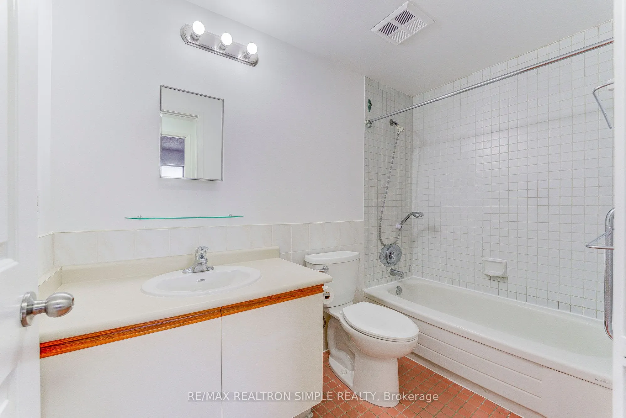 5800 Sheppard Avenue E, #202