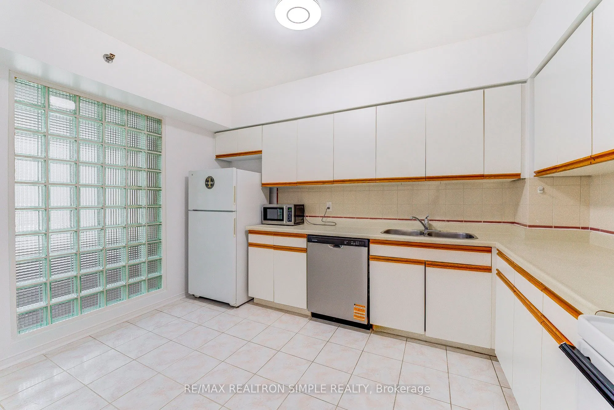 5800 Sheppard Avenue E, #202