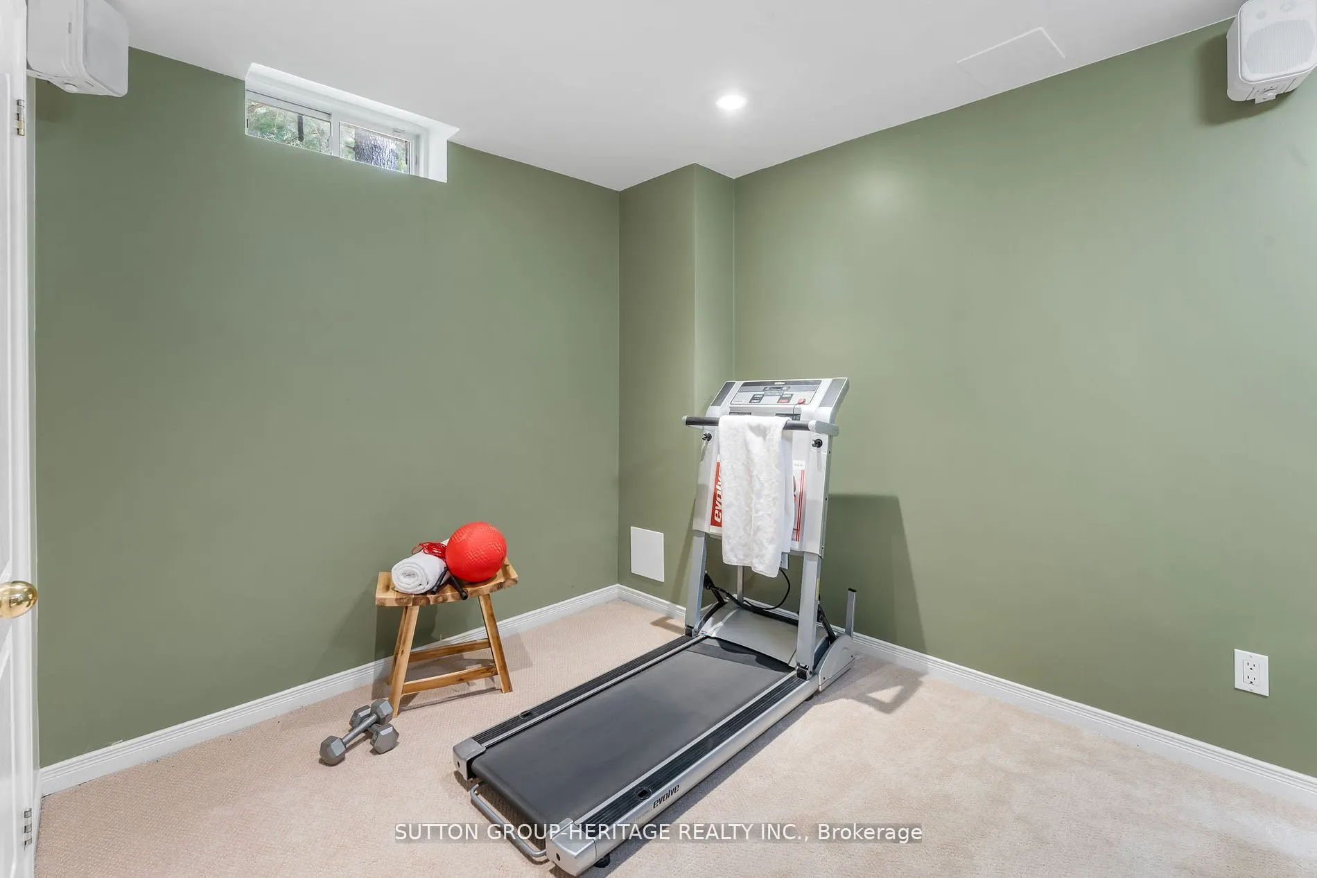 2300 Abbott Crescent