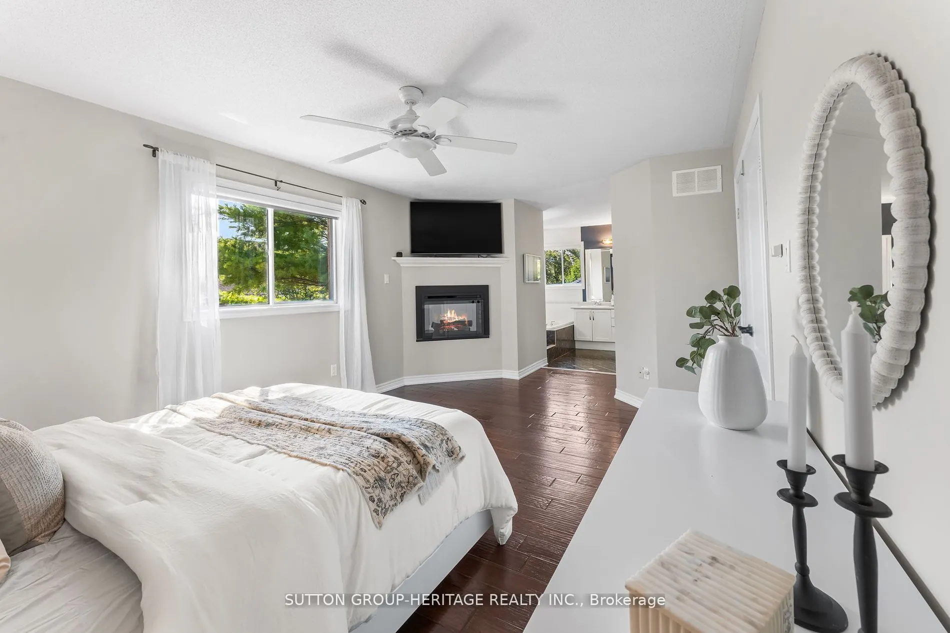 2300 Abbott Crescent