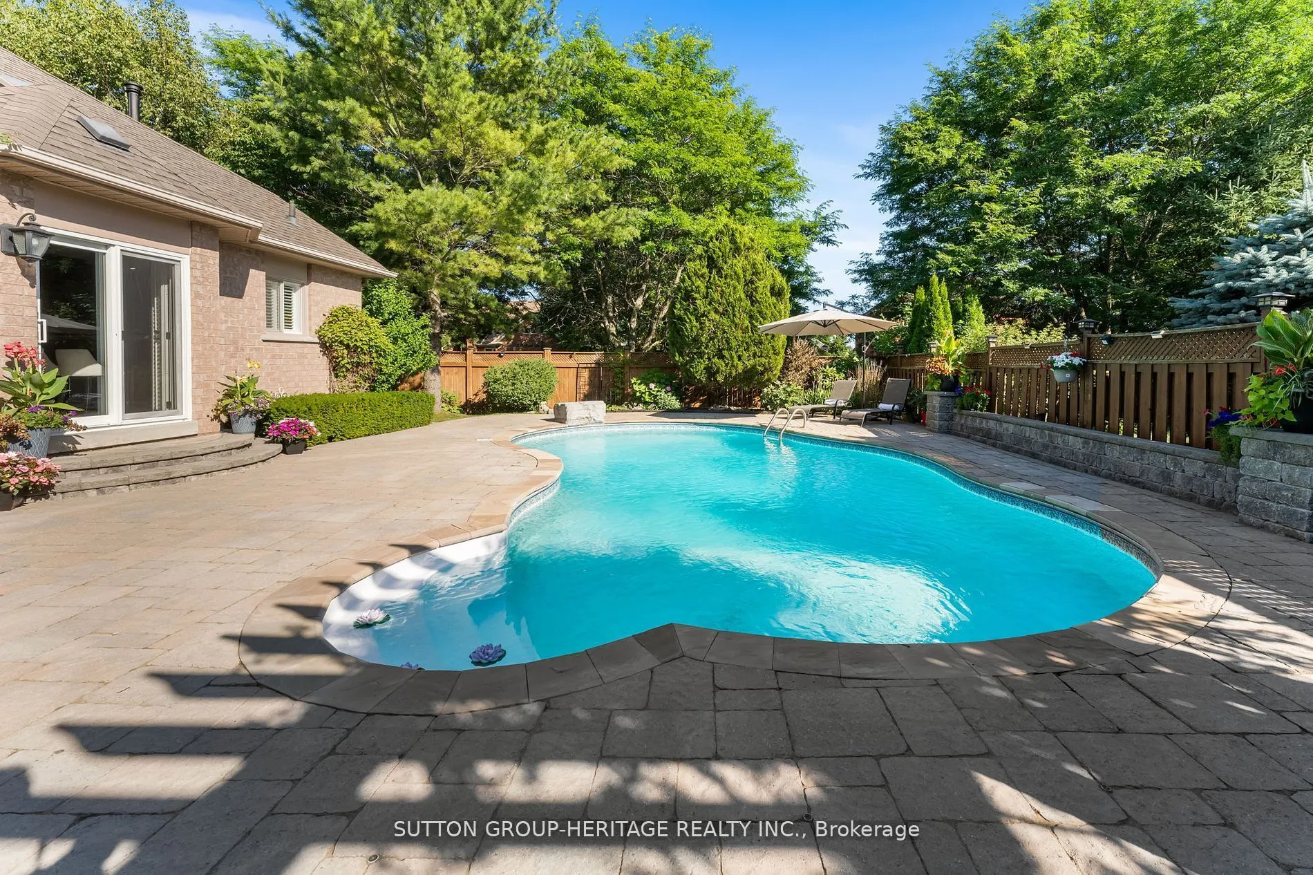 2300 Abbott Crescent