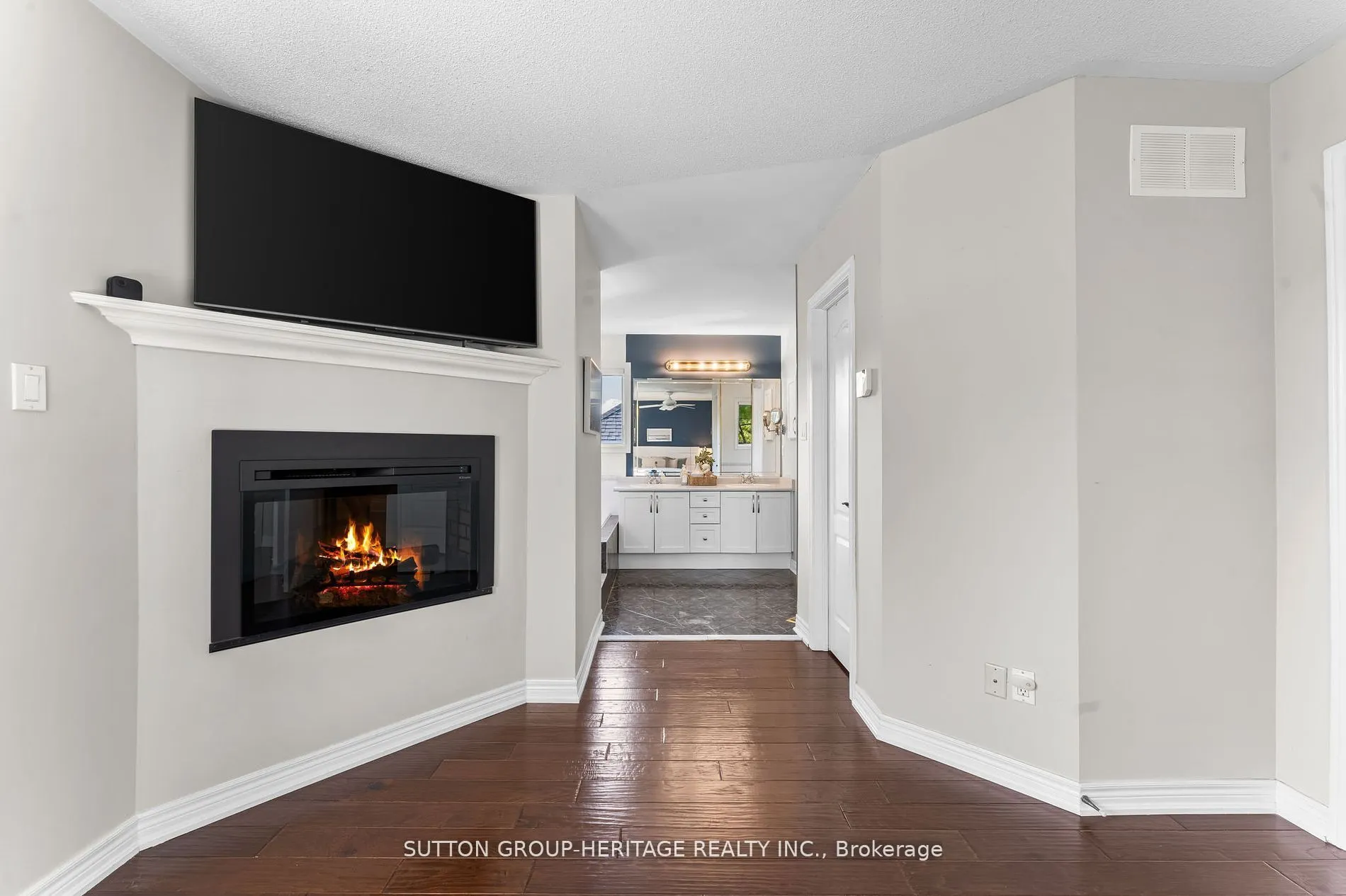 2300 Abbott Crescent