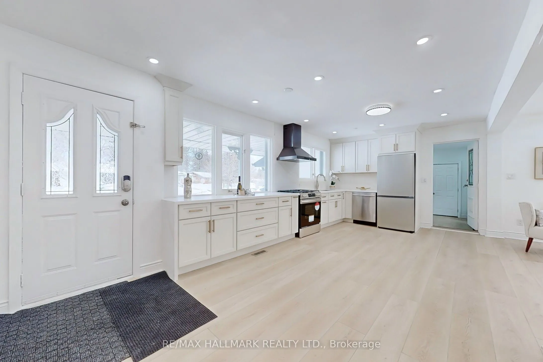 696 Jasmine Crescent
