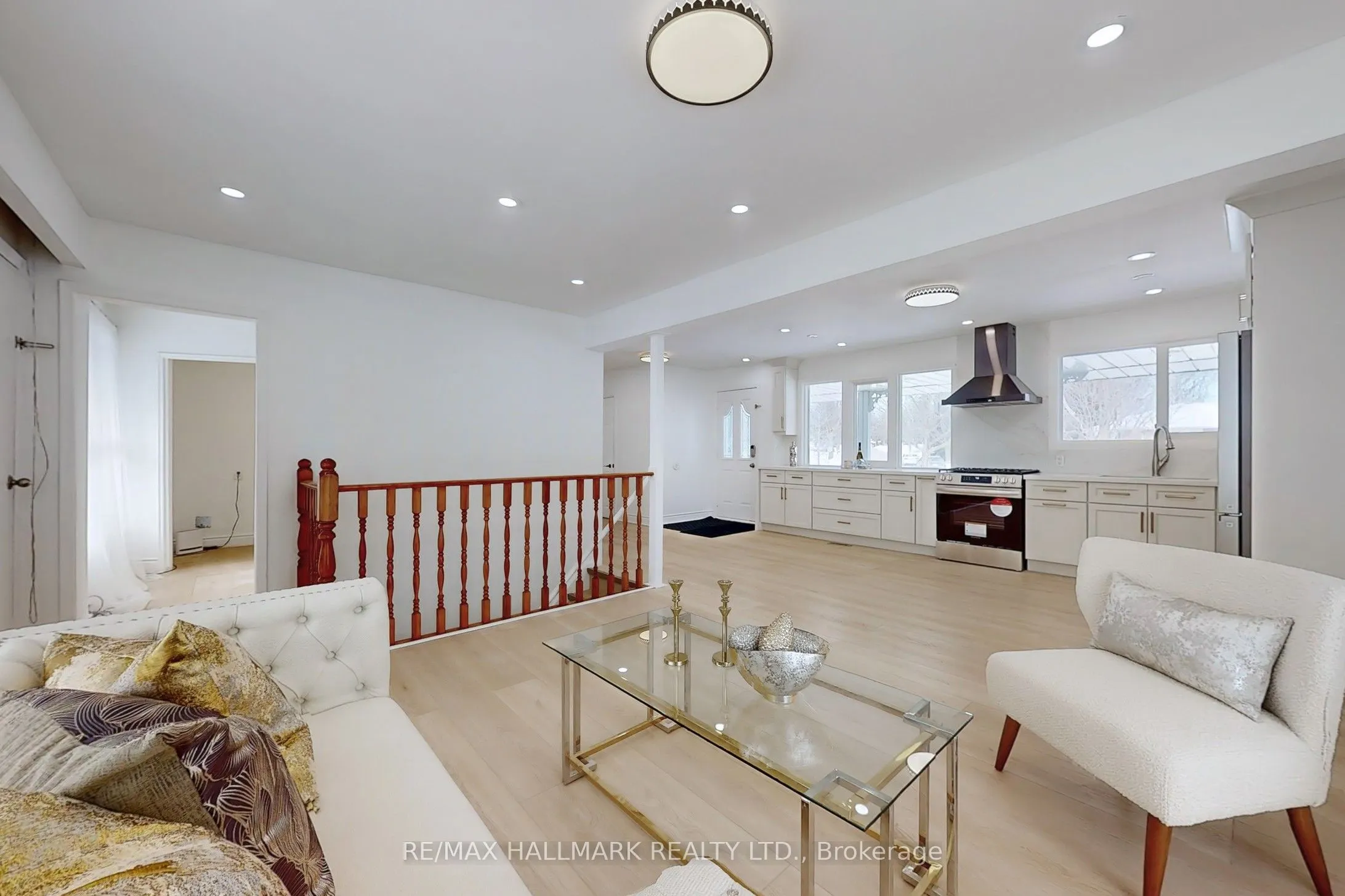 696 Jasmine Crescent