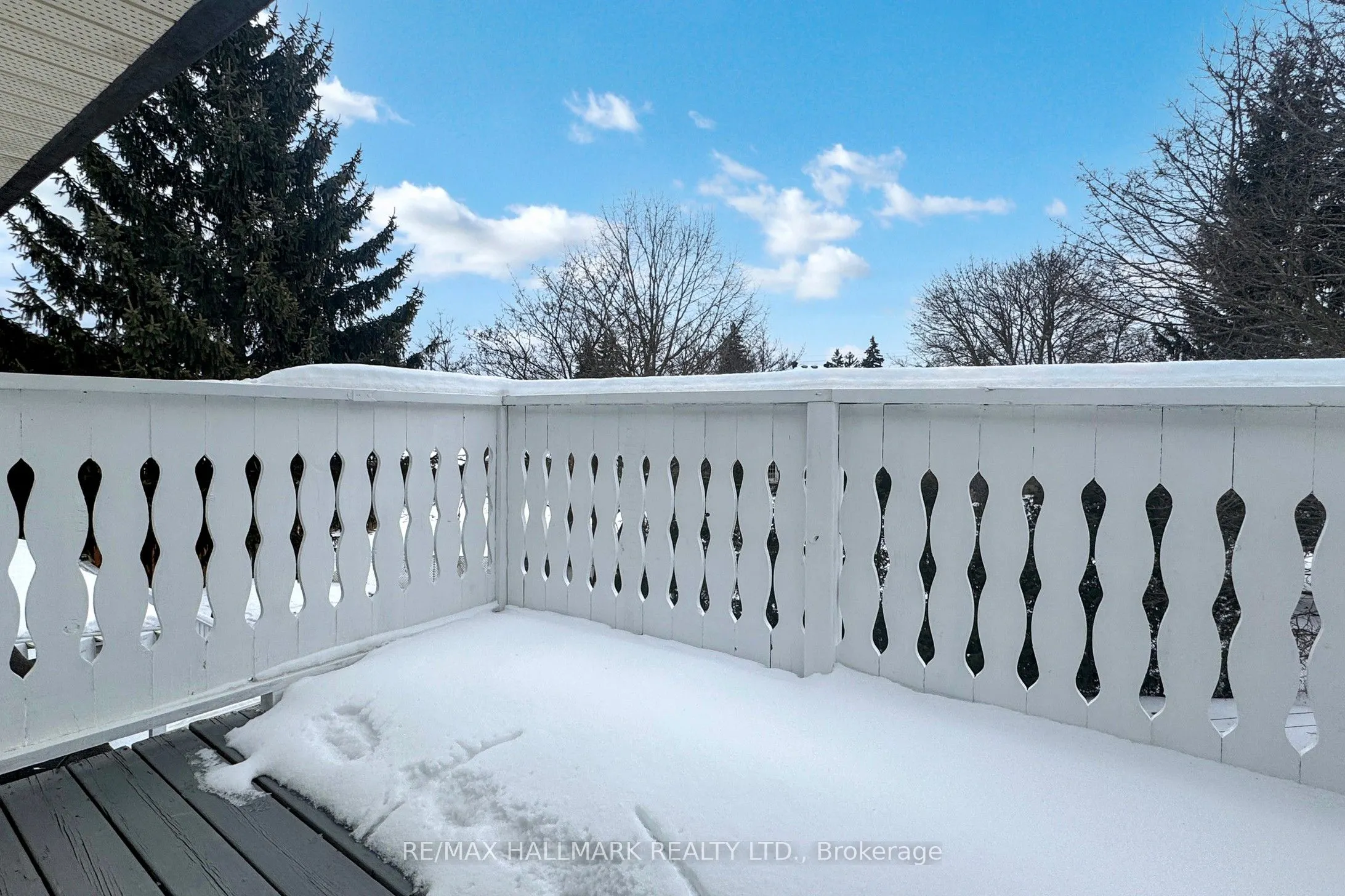 696 Jasmine Crescent