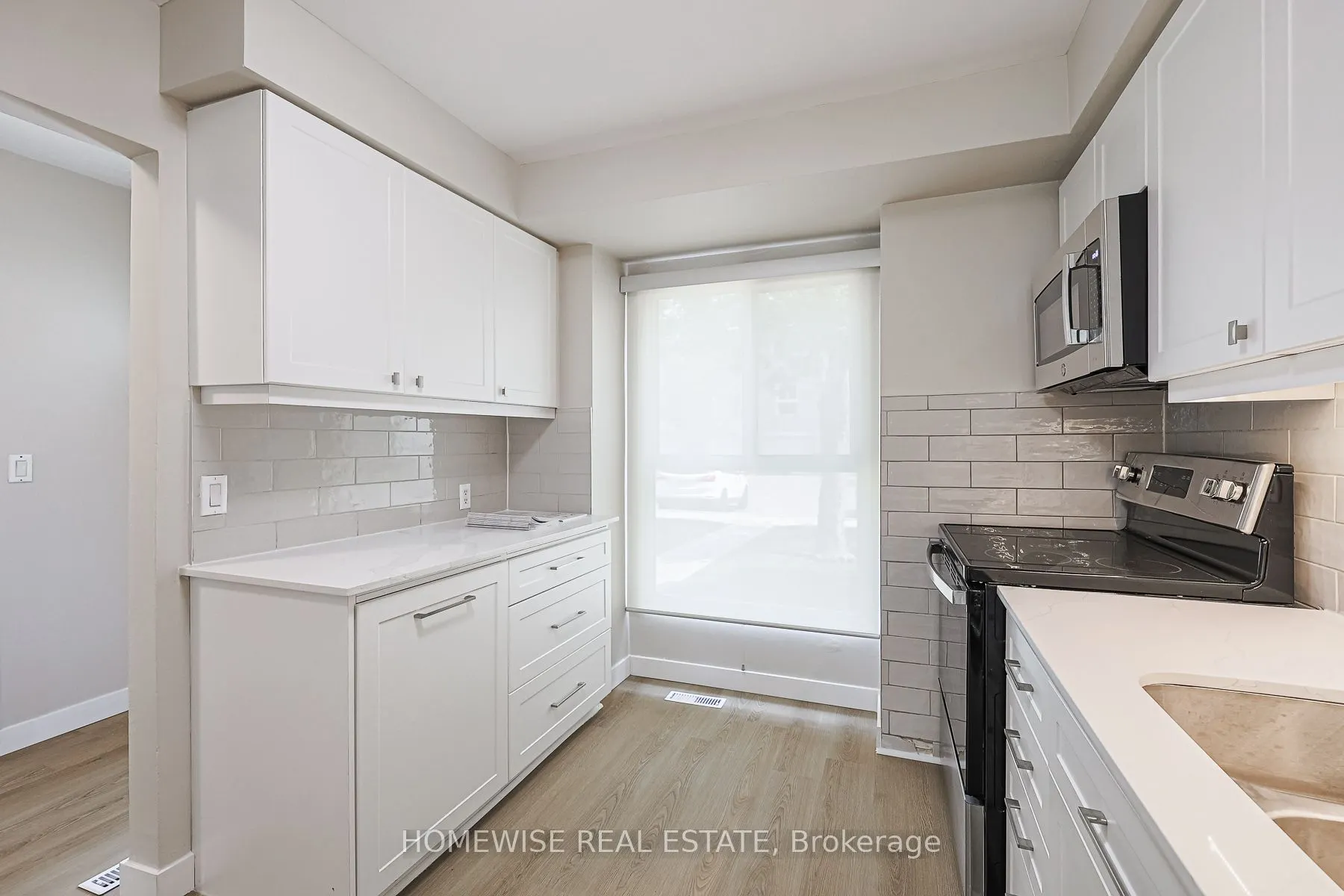 570 Waverly Street N, #33